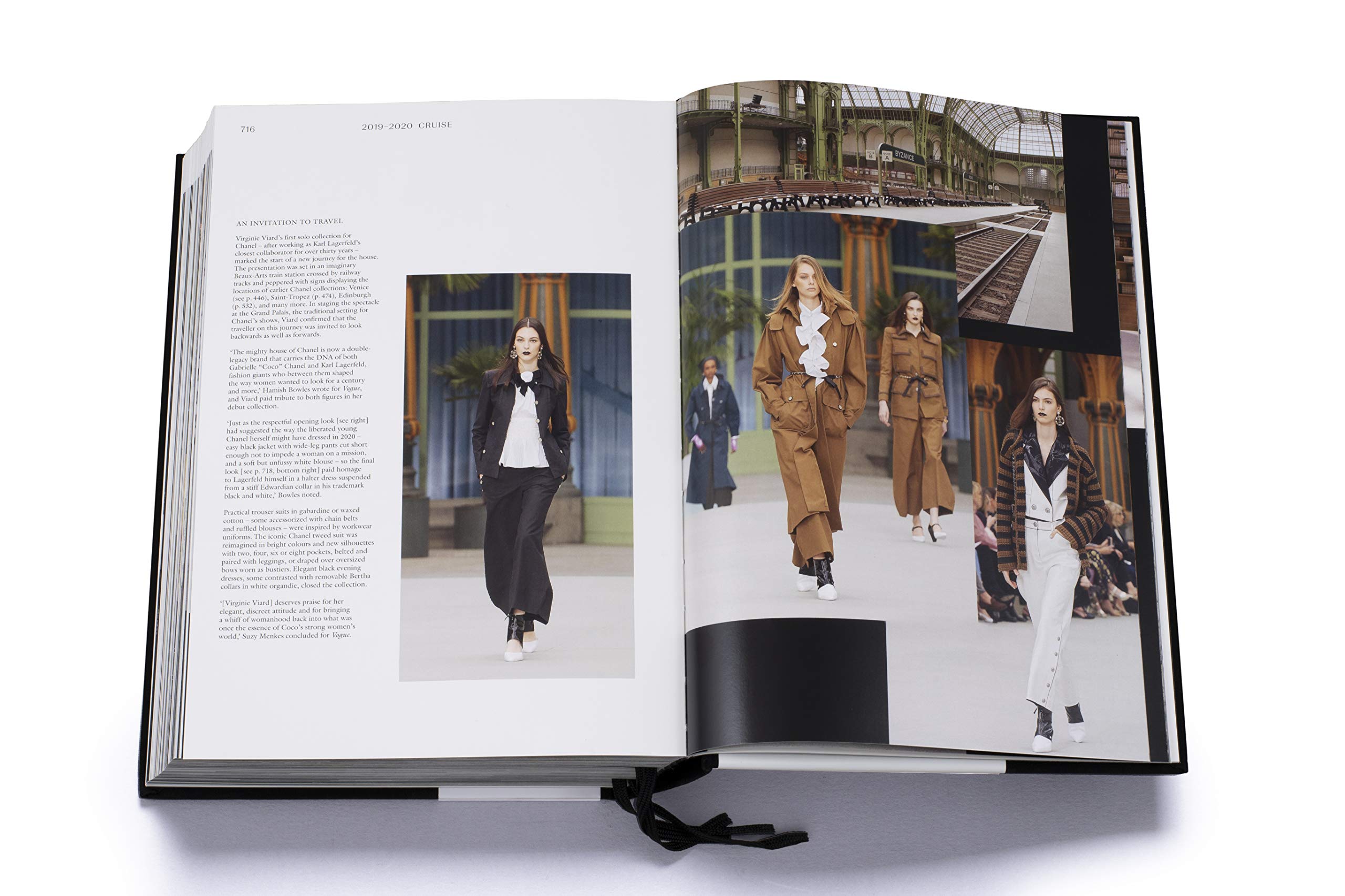 Artbook - Sách Tiếng Anh - Chanel Catwalk