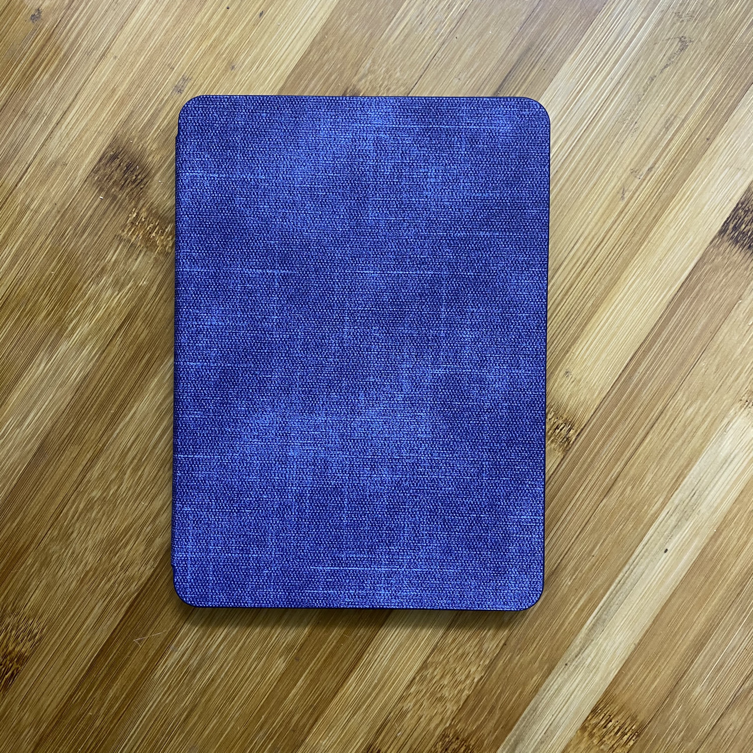 Cover bao da cho Kindle Paperwhite gen 5 11th họa tiết vân vải sang trọng