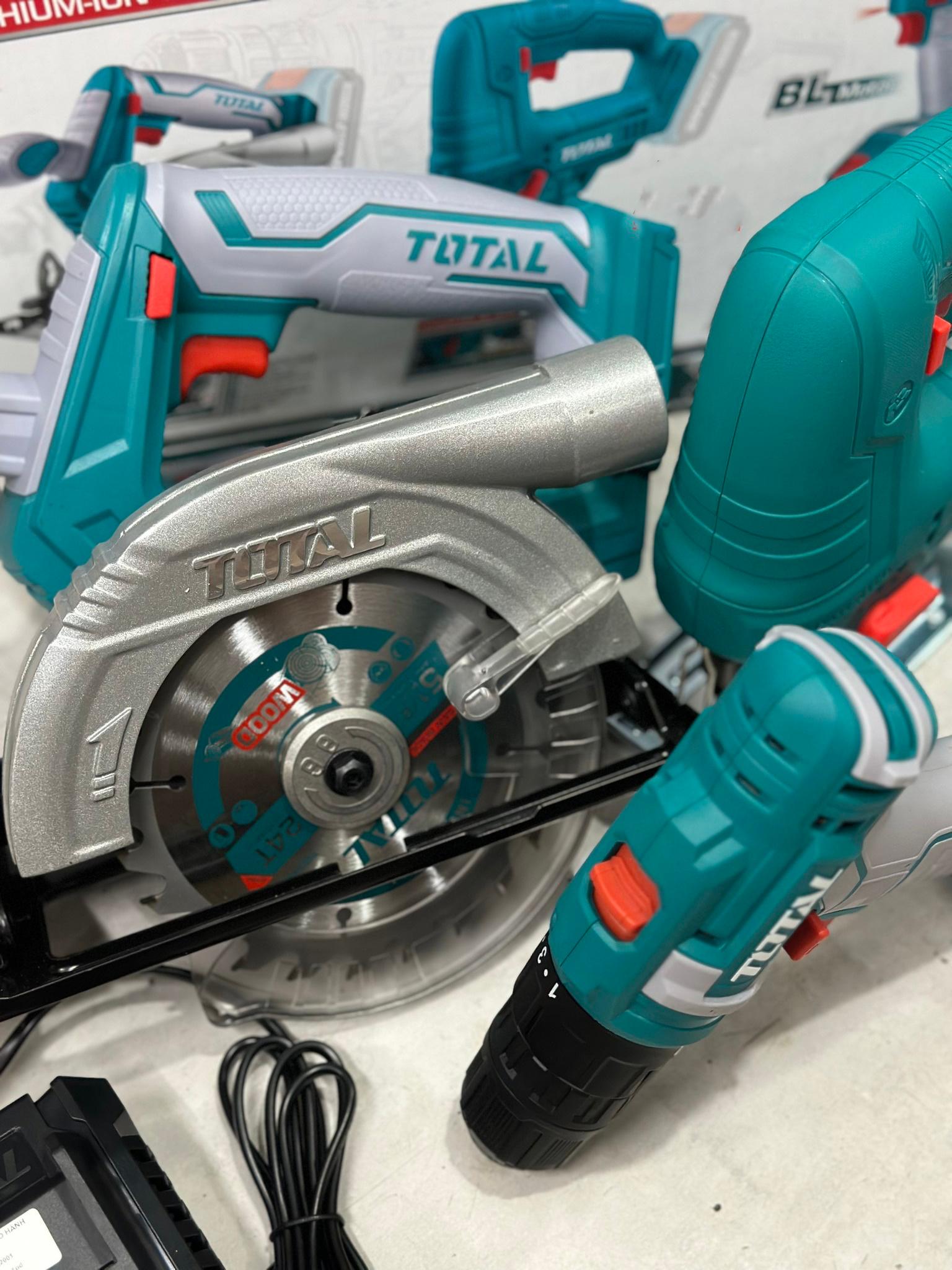 BỘ COMBO 4 MÁY GỒM CƯA ĐĨA TRÒN , CƯA LỌNG , SIẾT VÍT VÀ KHOAN DÙNG PIN LITHIUM 20V TOTAL TCKLI20104 - HÀNG CHÍNH HÃNG