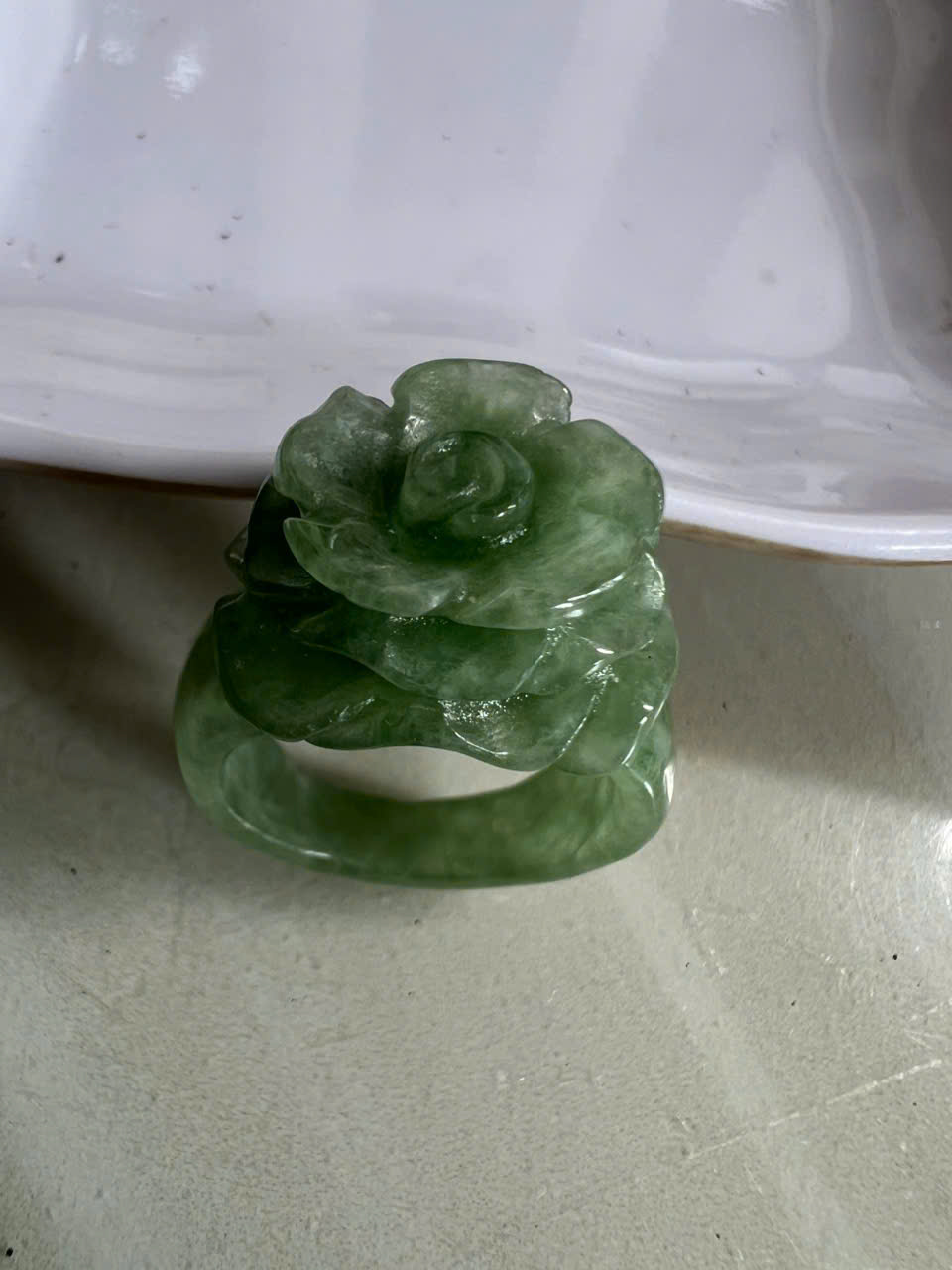 Nhẫn Nữ mới chạm Bông Hồng Nổi Đá Cẩm Thạch Tự Nhiên màu Xanh Rêu đẹp Ni 18mm đeo tay xinh ạ