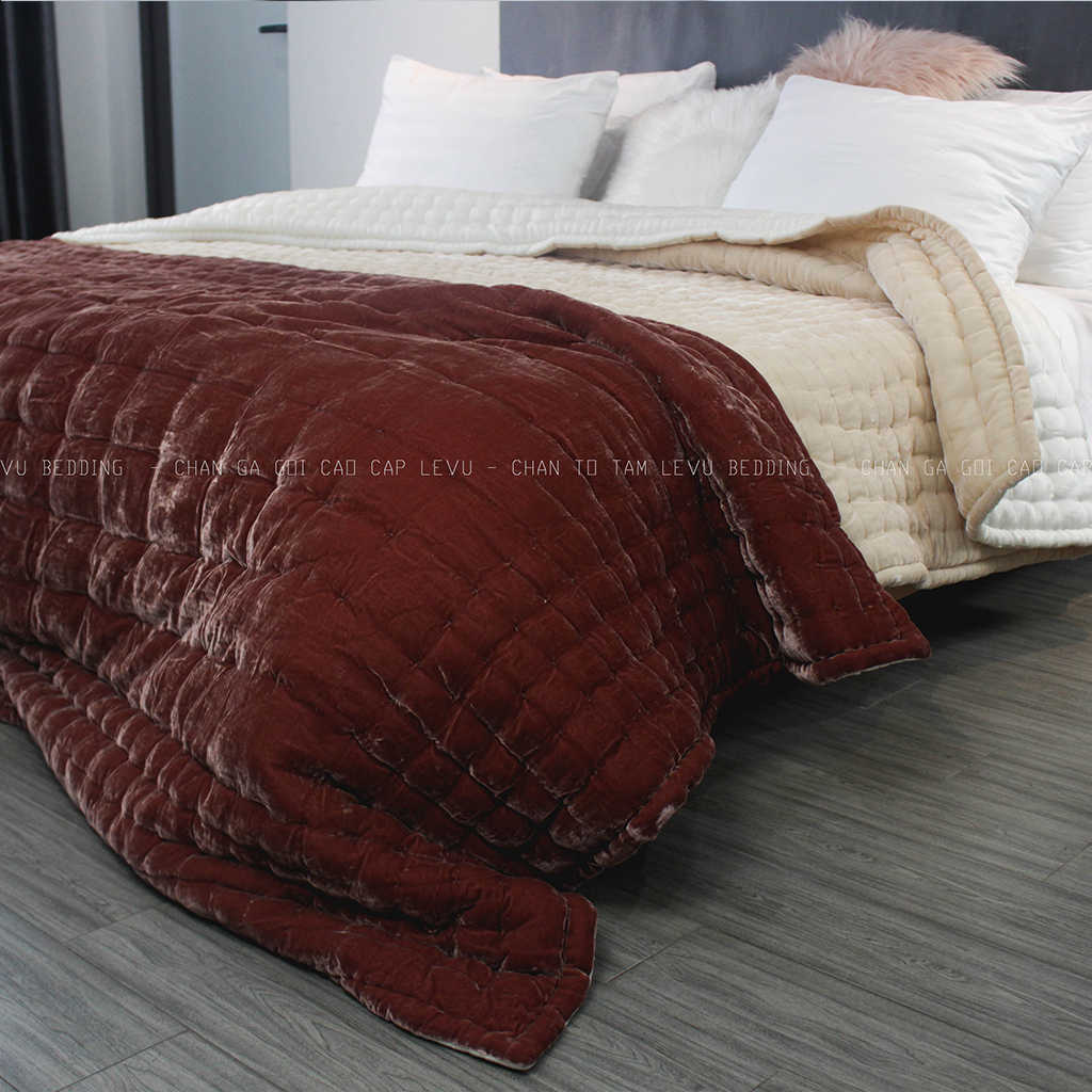 Chăn Nhung Lụa Chần Bông Điều Hòa Cao Cấp Dùng Bốn Mùa - Chăn Nhung Khâu Sa Hạt Màu Sangria I Silk Velvet Blanket.