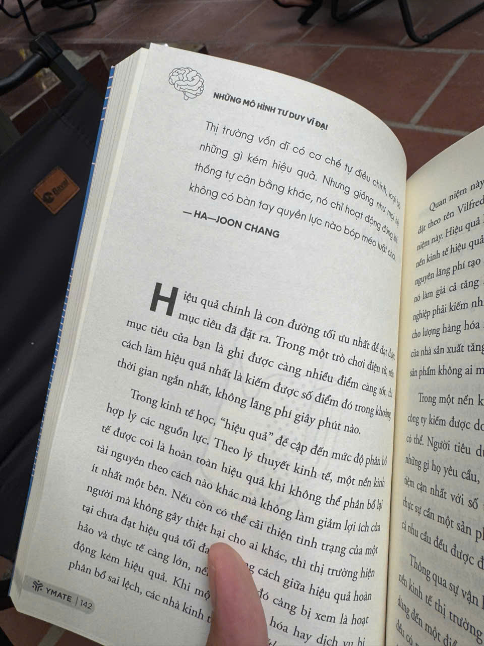 NHỮNG MÔ HÌNH TƯ DUY VĨ ĐẠI 4 - HIỂU ĐƠN GIẢN KINH TẾ HỌC, NGHỆ THUẬT ĐỂ GIẢI QUYẾT MỌI VẤN ĐỀ TRONG CUỘC SỐNG – Nhiều tác giả – Brian Nguyễn dịch – Ymate