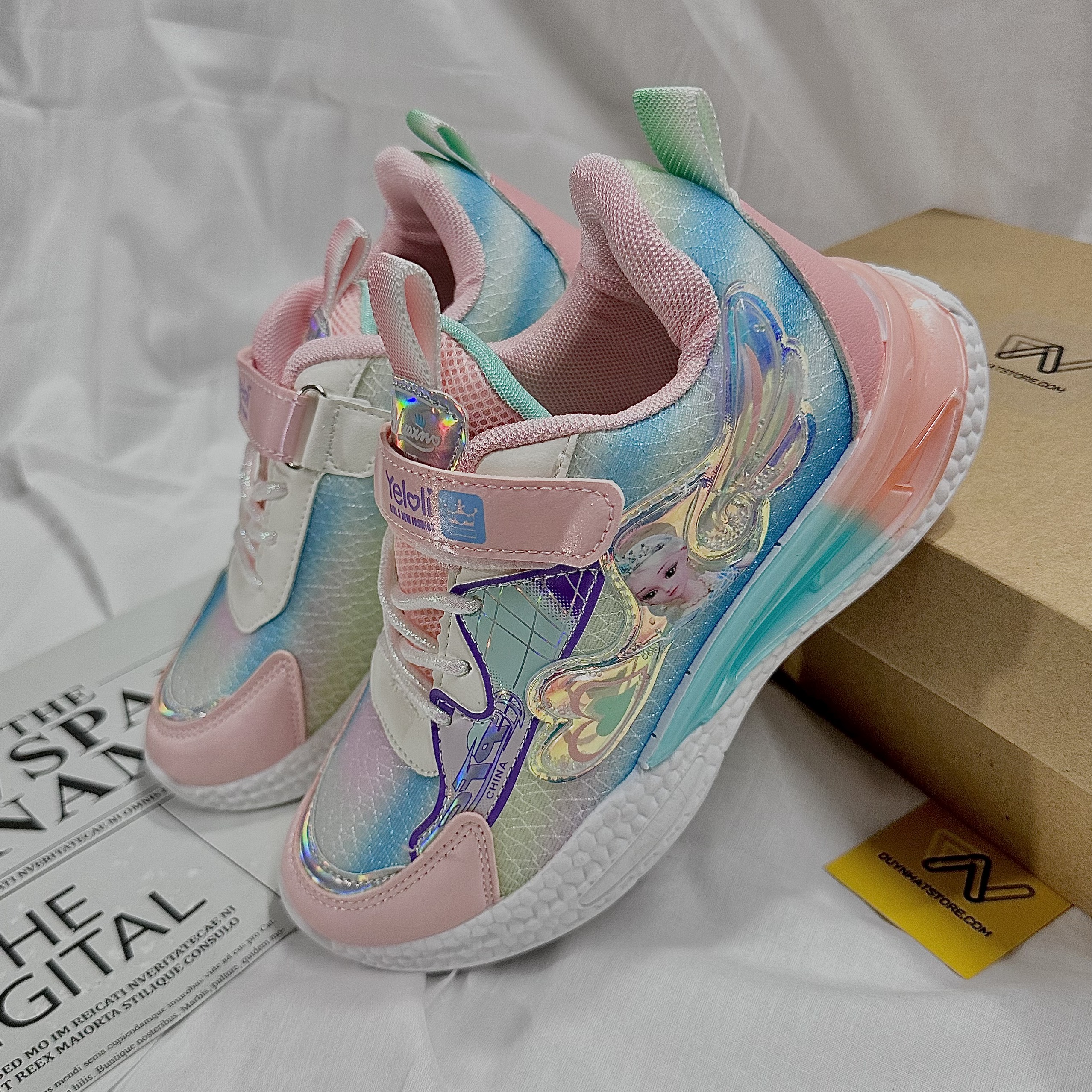 Giày Thể Thao Em Bé Gái Nữ Công Chúa Elsa Hồng Tím Duy Nhật Store Xinh Sang Size Lớn Uzzang Dây Dán Sneaker Bata Đẹp Mới
