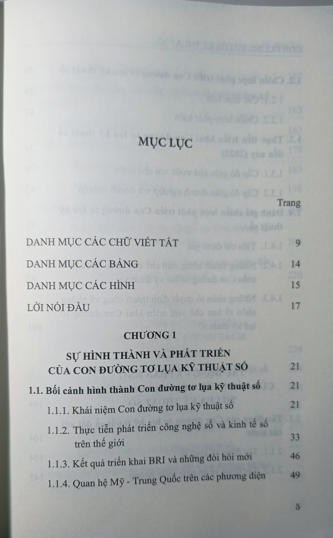 CON ĐƯỜNG TƠ LỤA KỸ THUẬT SỐ CỦA TRUNG QUỐC VÀ HÀM Ý CHÍNH SÁCH CHO VIỆT NAM (Sách chuyên khảo) - TS. Chu Phương Quỳnh (Chủ biên) - bìa mềm