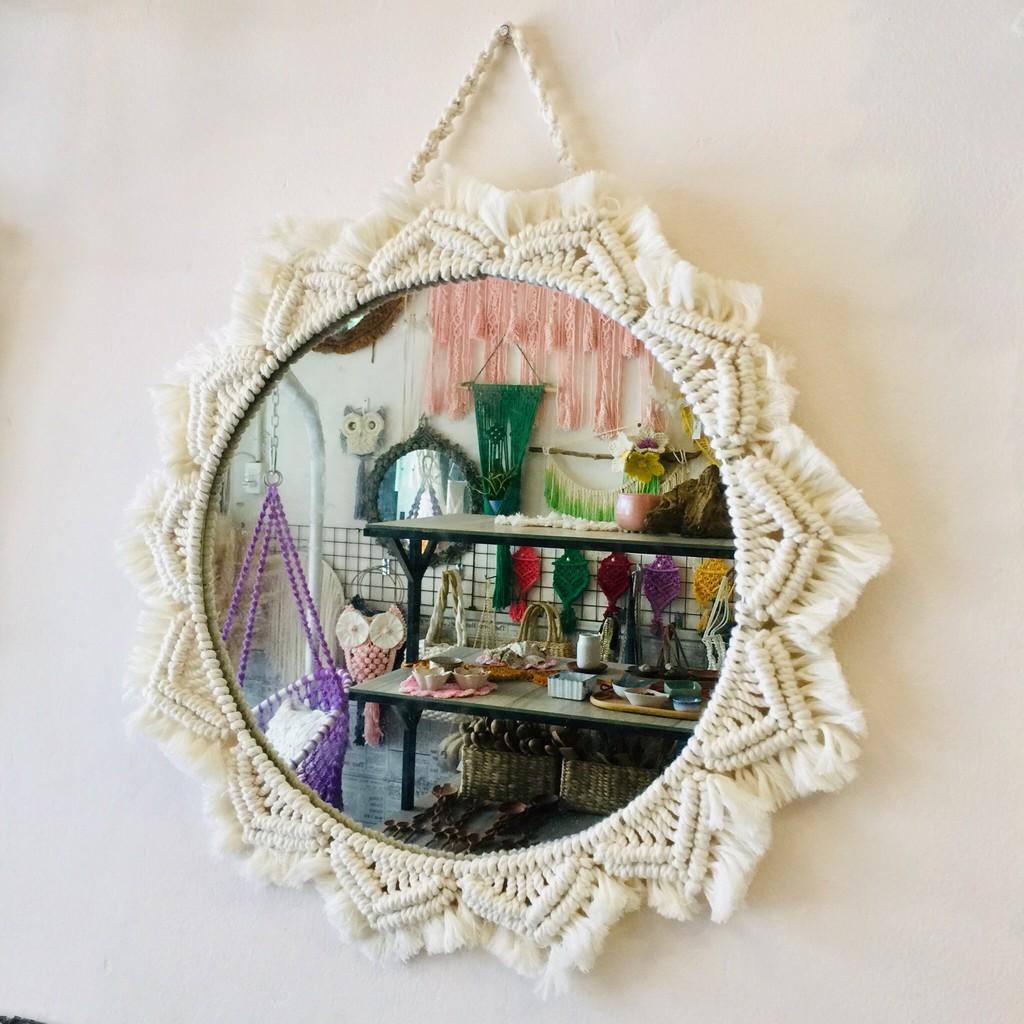 Gương macrame treo tường