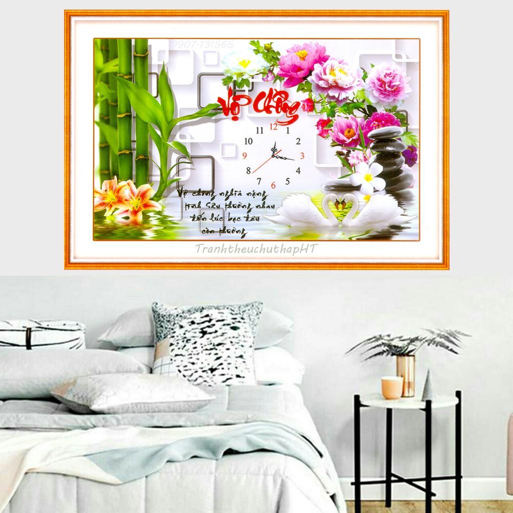 Tranh đá đồng hồ vợ chồng thiên nga mẫu đơn LV144