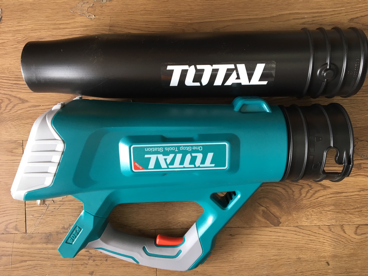 Máy thổi bụi dùng pin Lithium 20V total TABLI2002