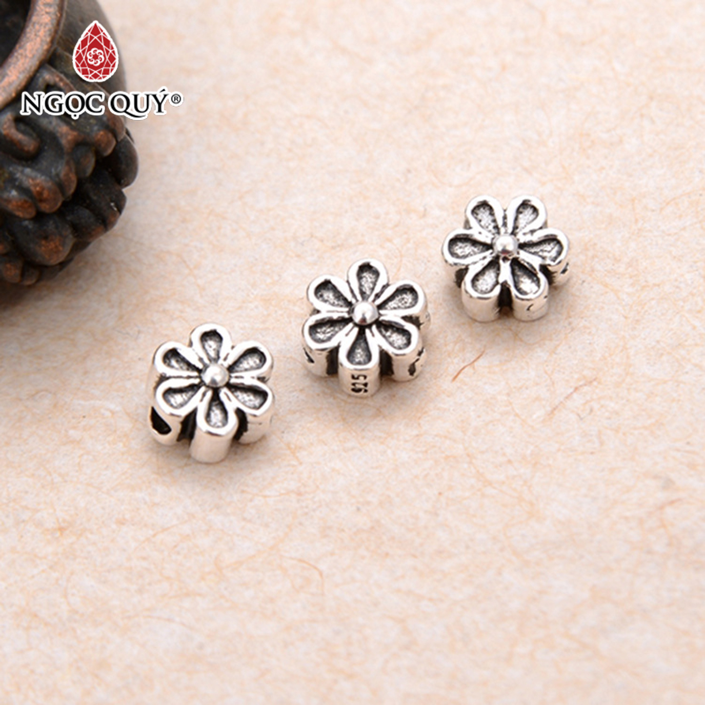 Charm bạc hoa mai 6 cánh xỏ ngang - Ngọc Quý Gemstones