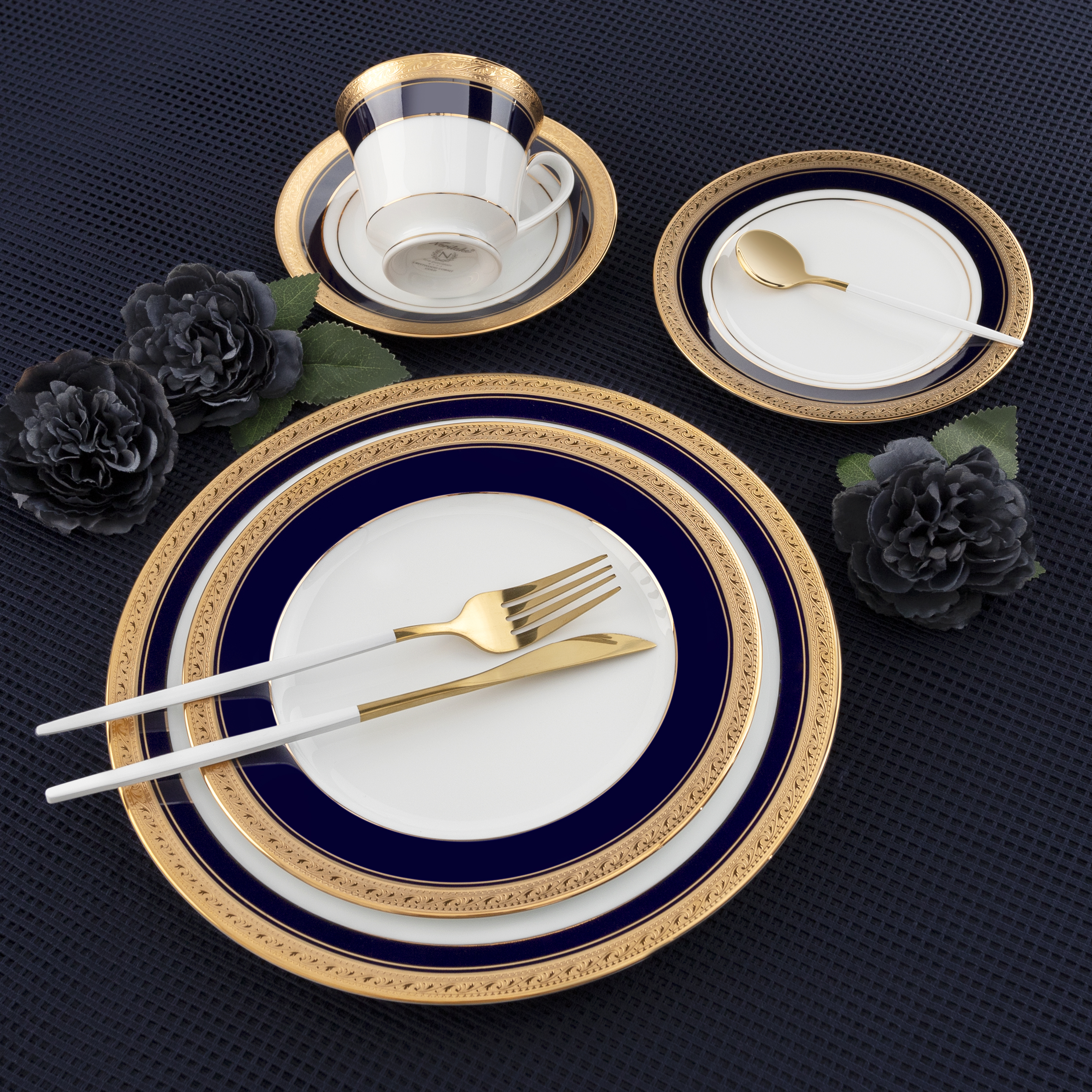 Bộ Bàn Ăn Châu Á Cơ Bản 22 Món Noritake dòng Crestwood Cobalt Gold sứ trắng cao cấp