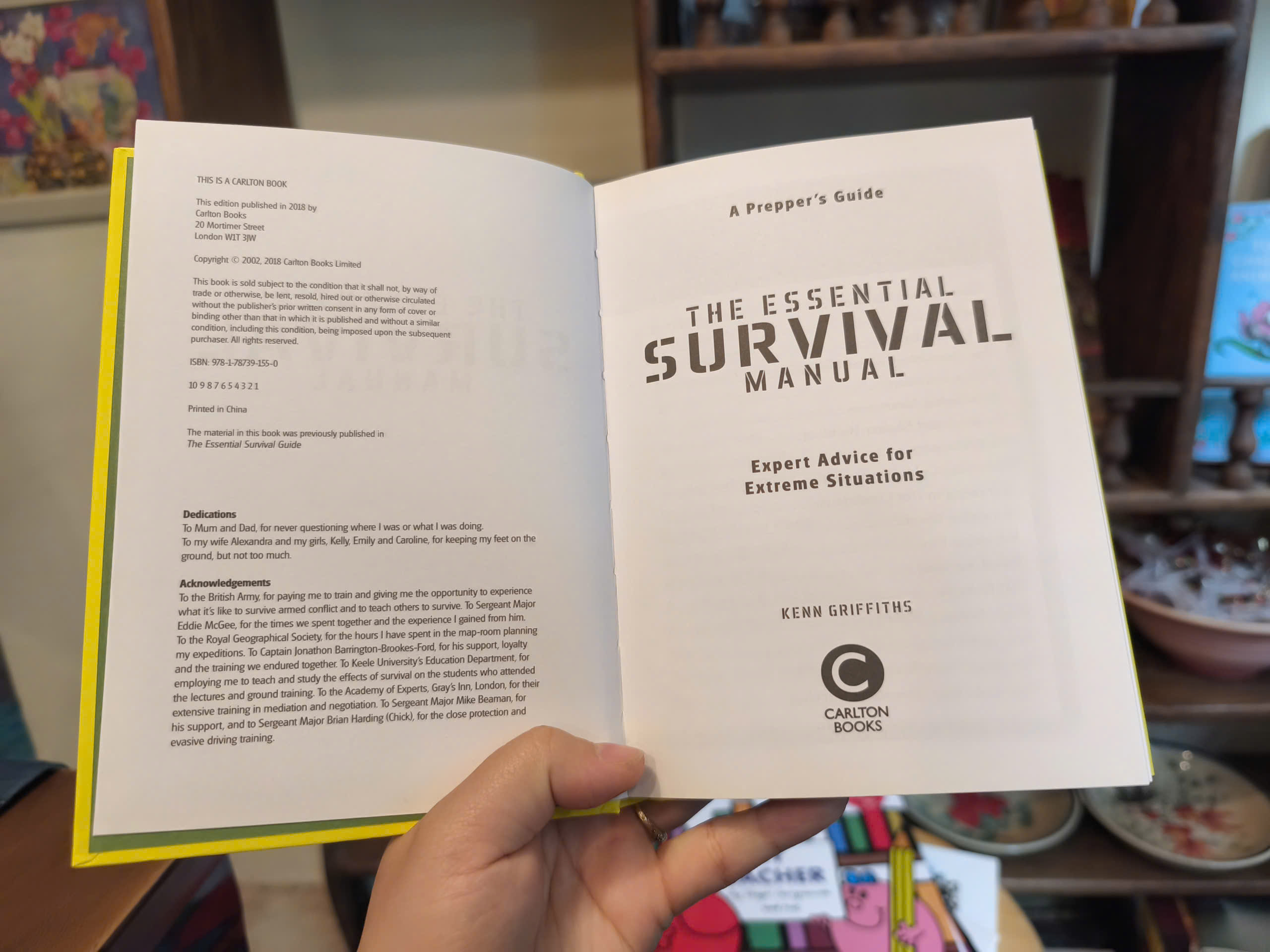 Sách - The Essential Survival Manual by Kenn Griffiths - Expert Advice for Extreme Situations