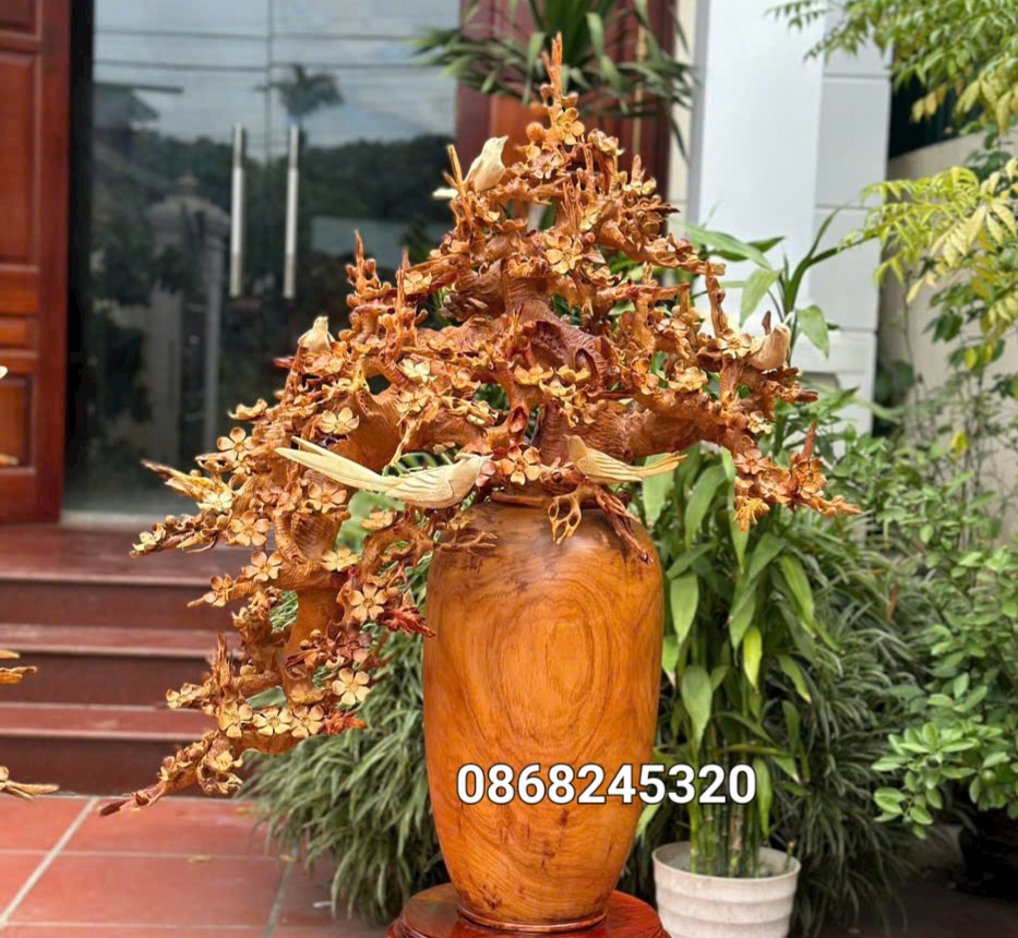 1 Bình hoa mai lan phong thủy trang trí phòng khách bằng gỗ hương