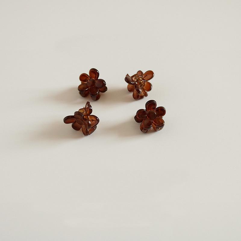 Hộp 16 chiếc Kẹp tóc càng cua cỡ nhỏ hình bông hoa nhiều màu PK1270