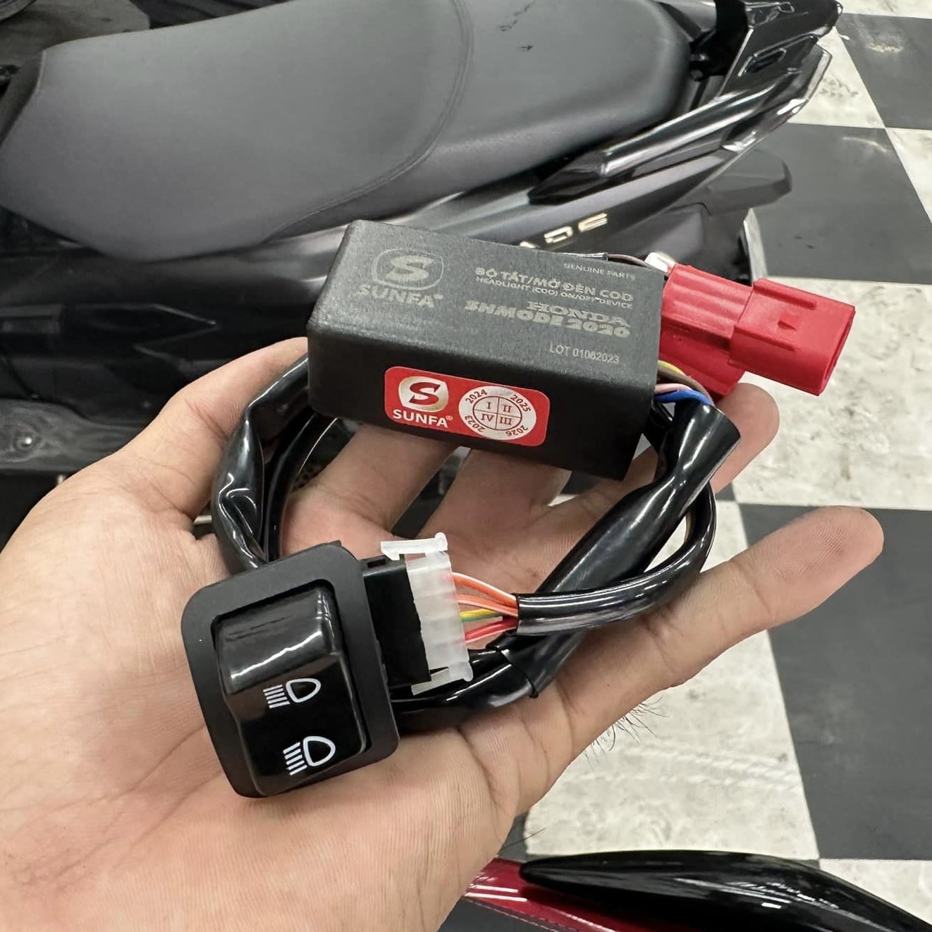 Bộ công tắc đèn Sunfa cho SH Mode 2020 (090036)