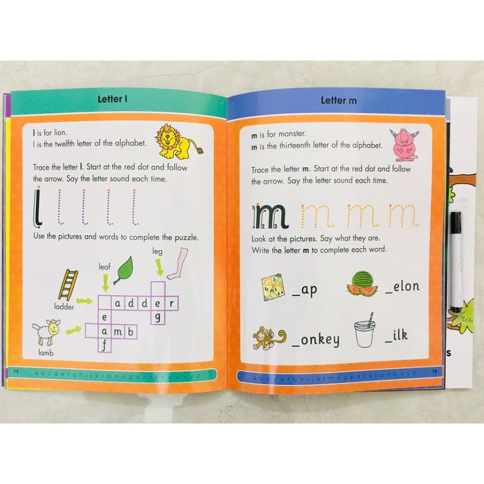 Gold Stars Wipe Clean Workbook: Phonics - Sách Học Phát âm Ngoại Ngữ cho trẻ - Sách Học Tiếng Anh ( 3 - 5 tuổi )