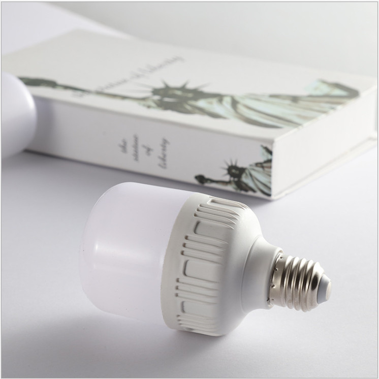 Bóng đèn Led Siêu sáng. Ánh sáng trắng. Công suất đa dạng từ 10w-50w. Vỏ ABS chịu va đập, cóc chiếu 360 hạn chế góc chết.