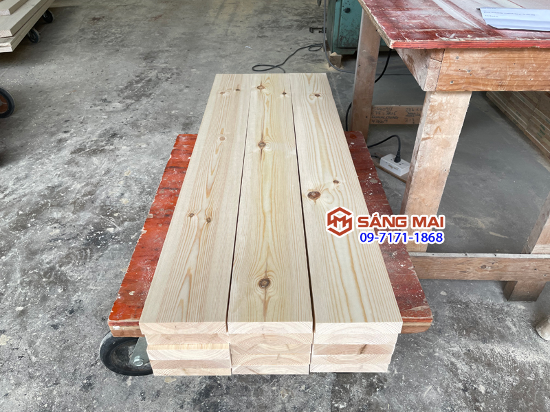 Tấm gỗ thông dày 3cm x mặt rộng 15cm x dài 120cm + láng mịn 4 mặt