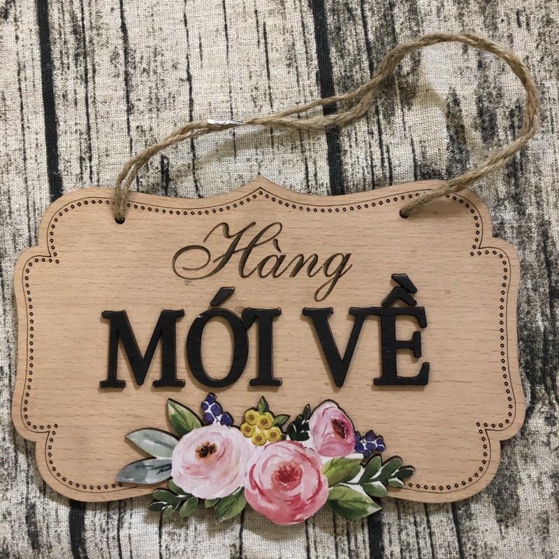 Bảng gỗ treo cửa hàng thông báo hàng mới về 2 mặt chữ Cảm ơn và Hàng mới về tặng kèm móc dán siêu dính