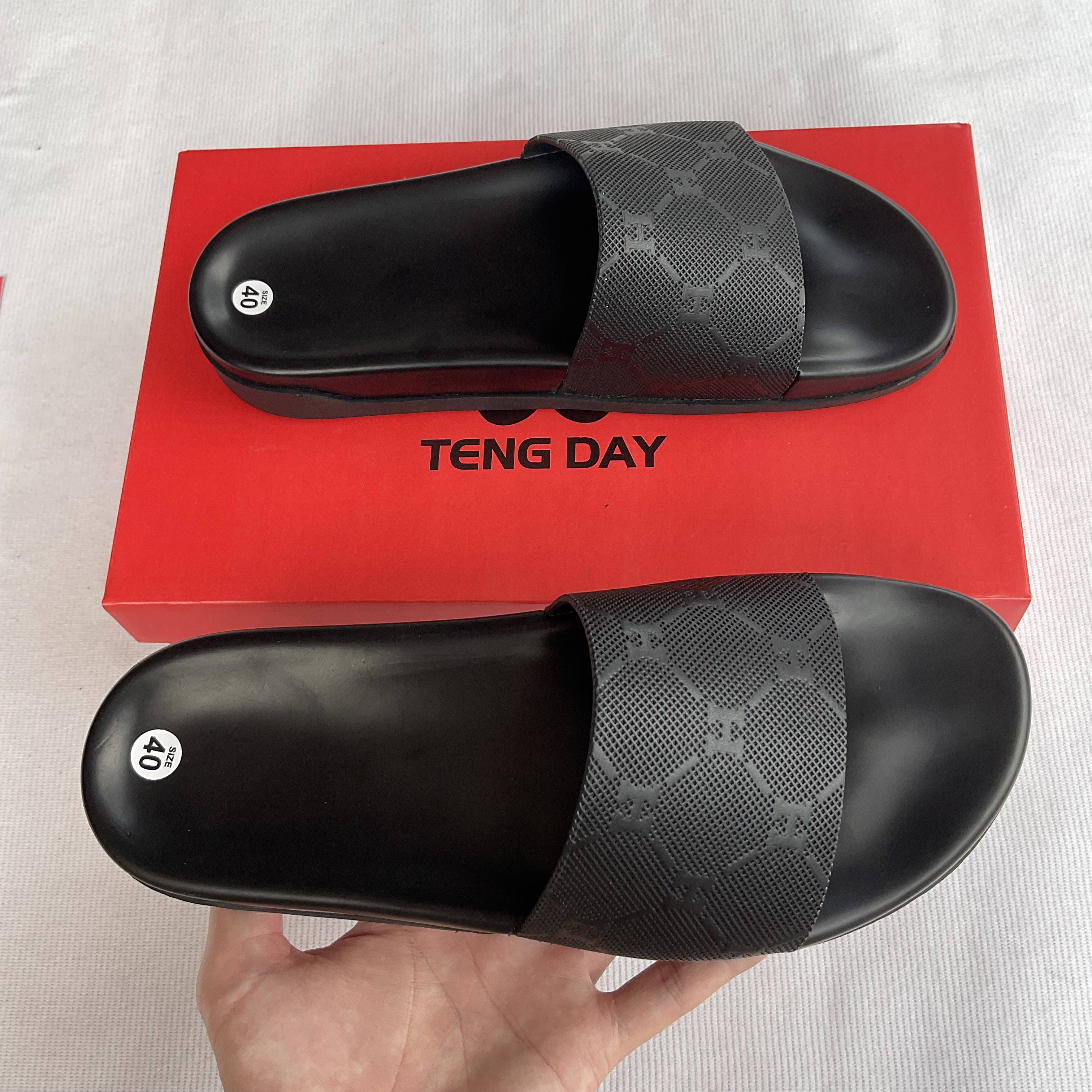 Dép Quai Ngang Da Bò Cao Cấp Nam - Đế 4cm Giúp Tăng Chiều Cao, Thời Trang Sang Trọng. Tengday Vietnam, Màu Đen/Black