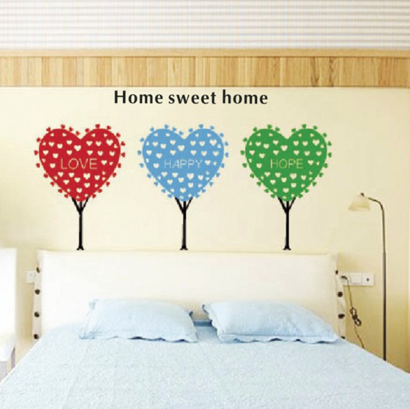 Decal trang trí tường - Cây trái tim sắc màu mới