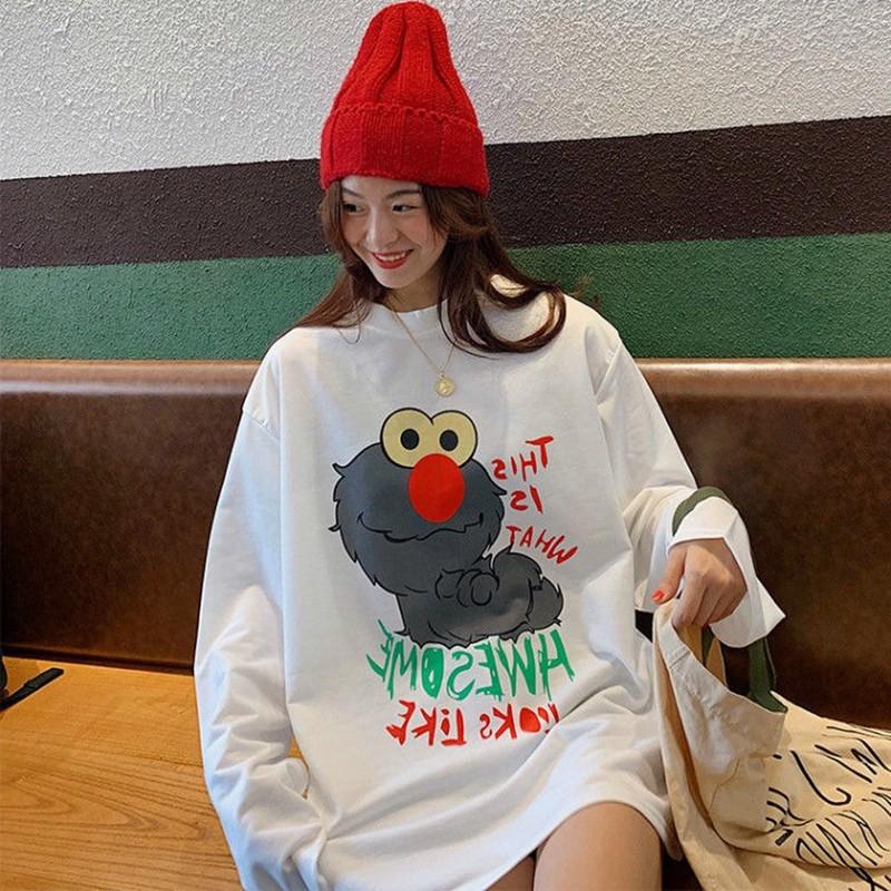 Áo thun dài tay dáng rộng họa tiết hoạt hình cho nữ