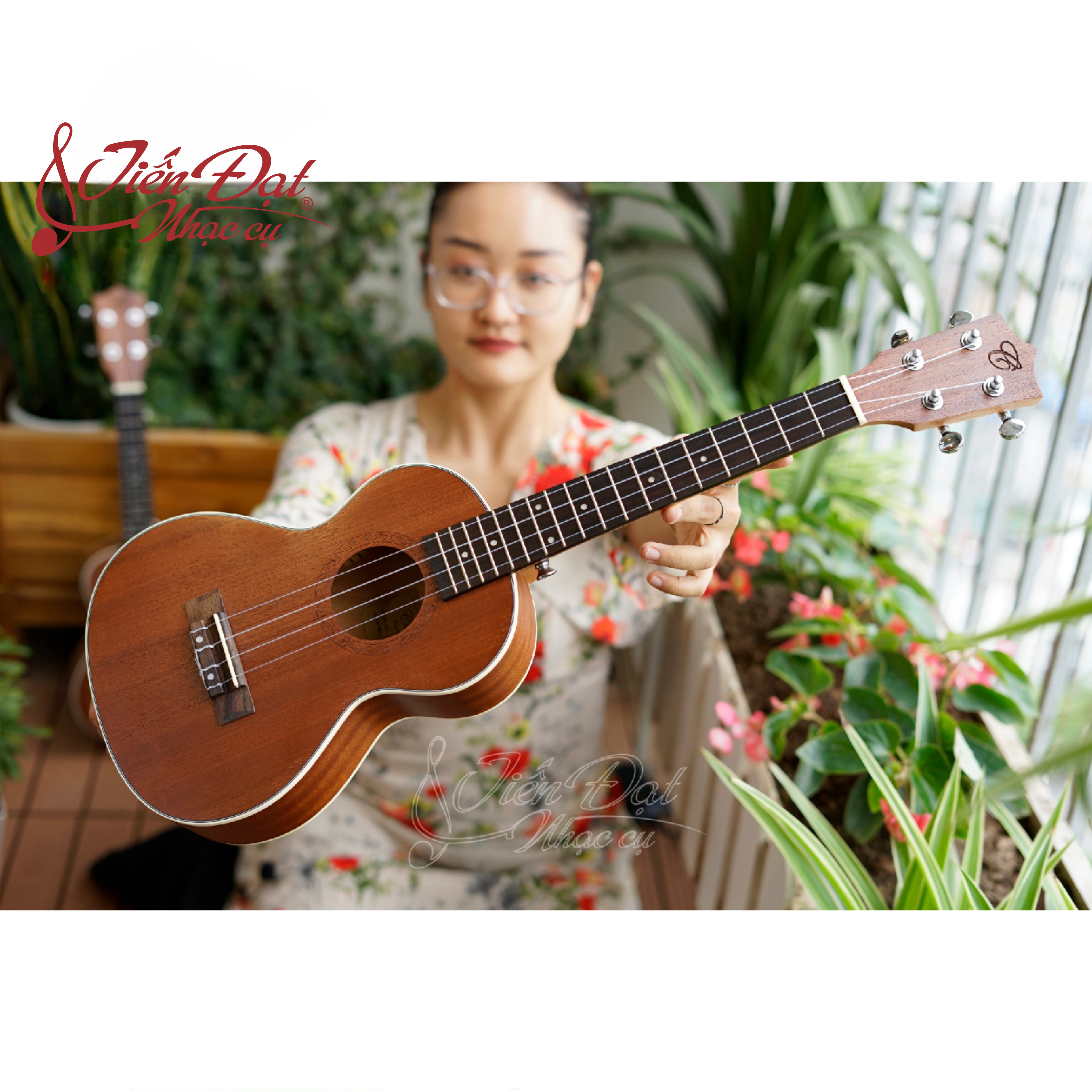 Đàn Ukulele Concert Chard U-24A, Mặt Đàn Gỗ Gụ - Hàng Chính Hãng