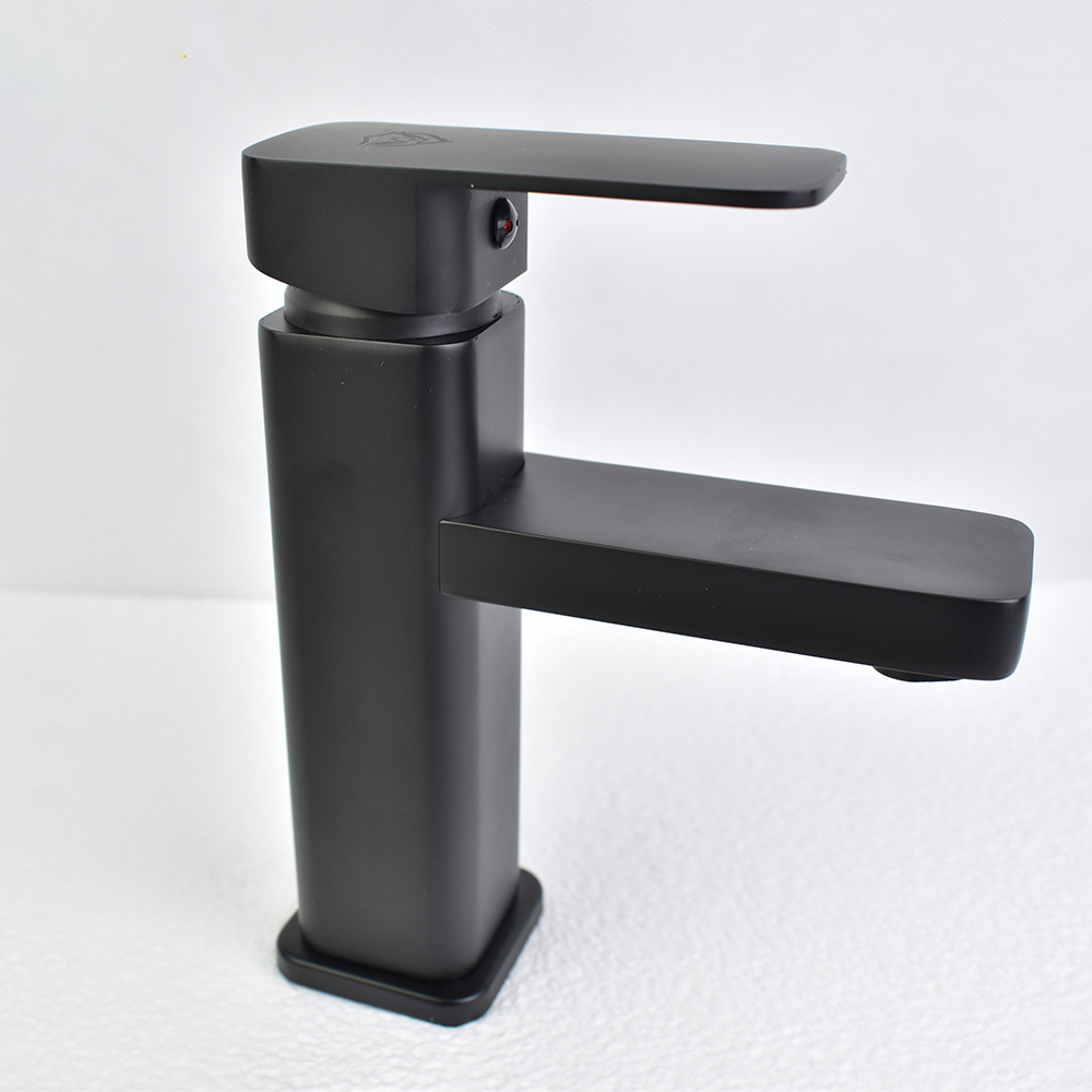 Vòi Lavabo Nóng Lạnh Nhập Khẩu B010 Màu đen