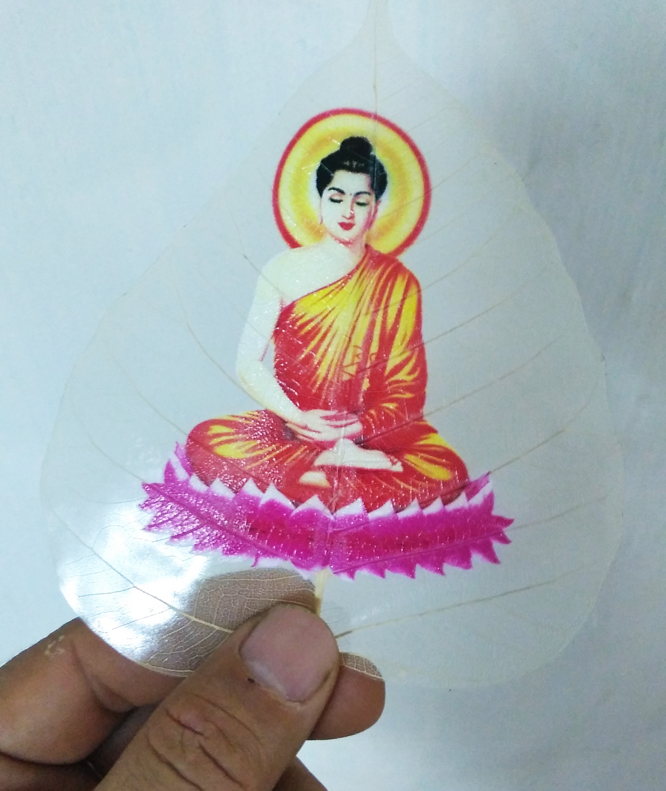 Tranh Phật giáo in trên lá bồ đề có khung cao cấp mẫu mẹ quan âm, Tranh Phật Quan Âm Trên Là Bồ Đề HPB-2401-3