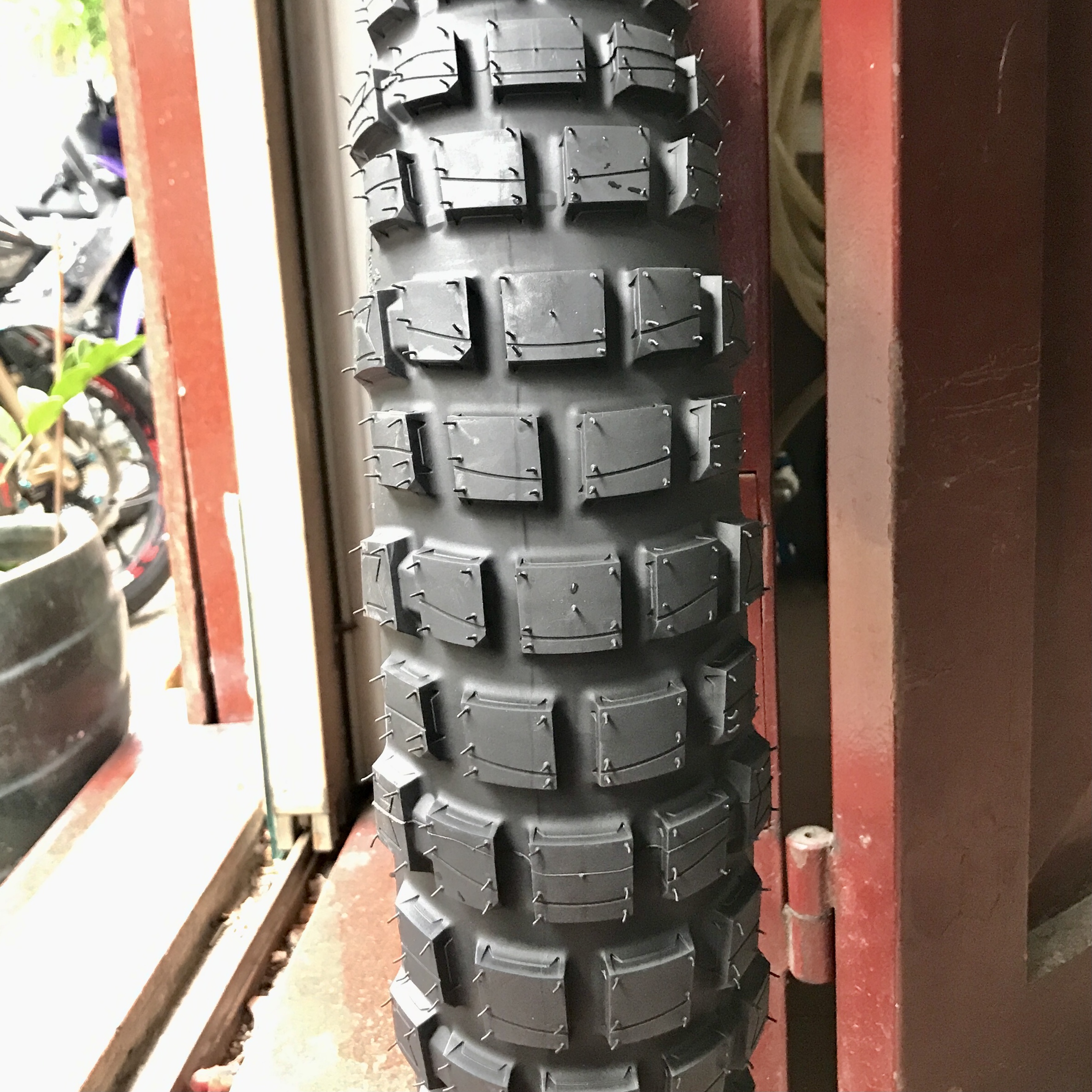 Vỏ xe motor phân khối lớn PKL Michelin Anakee Wild 120/170 mâm/vành 17/19 inch (Thái Lan), không ruột (TL)