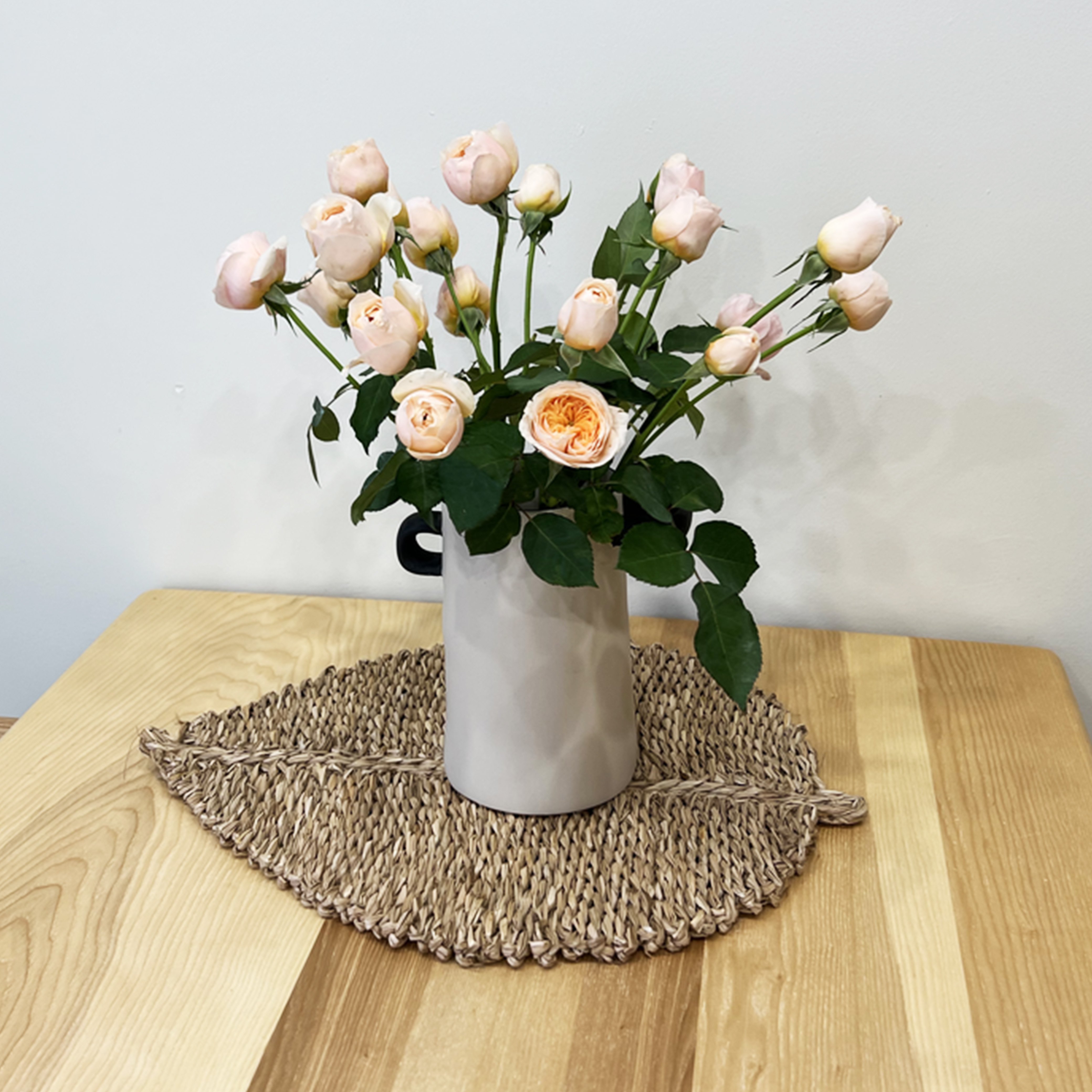 Thảm cói URSPACE lót bình hoa, lót đĩa hình chiếc lá trang trí decor treo tường