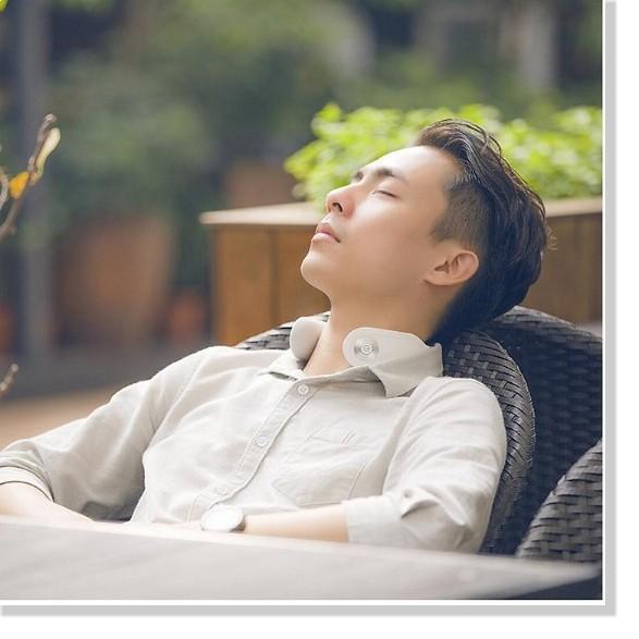 Bộ Máy massage cổ cao cấp SKG