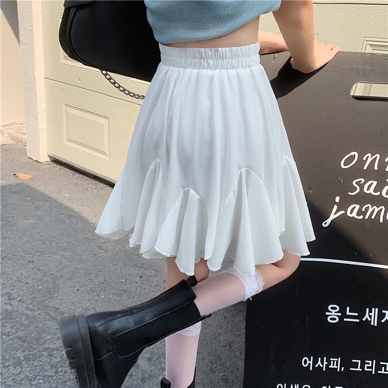 CHÂN VÁY TRẮNG XOÈ HOTTREND