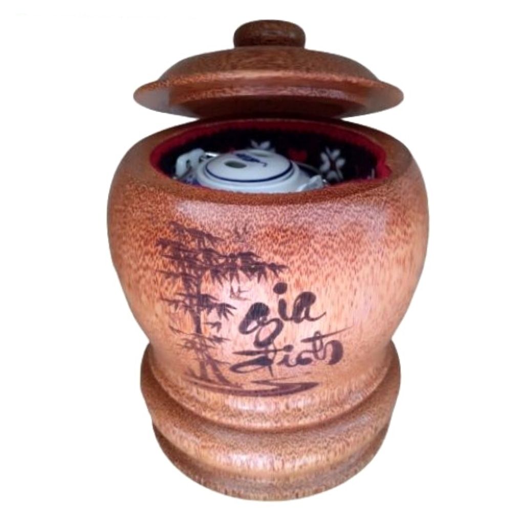 Bình Giữ Ấm Trà Gỗ Dừa Khắc Hoa Văn Lồng Chữ Gia Đình Và Bình Trà 700 - 950ml - Sản Phẩm Được Sản Xuất Tại Bến Tre