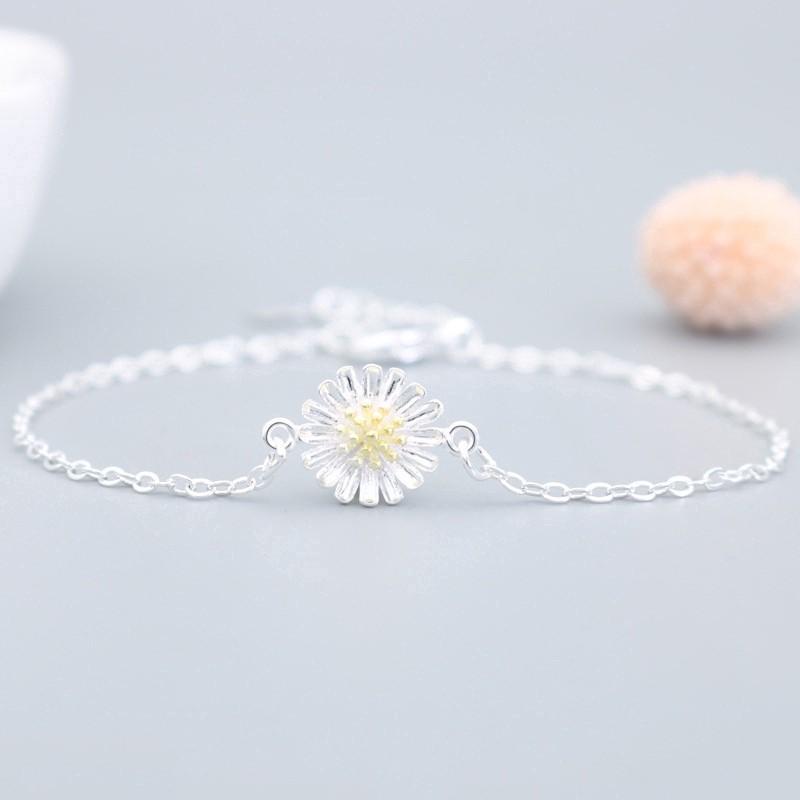 Vòng đeo tay mặt hình hoa xinh xắn thời trang nữ