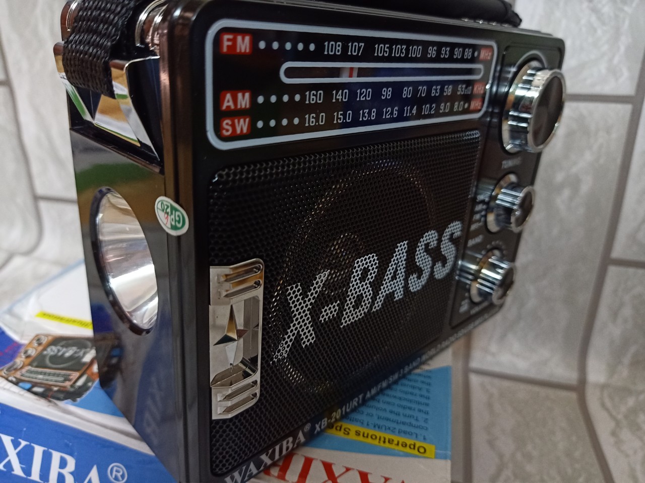 ĐÀI LOA WAXIBA XB-201URT SIÊU HAY , NGHE NHẠC USB THẺ NHỚ RADIO AM FM SW CÓ ĐÈN PIN,CỔNG TAI NGHE, THEO KÈM PIN SẠC HÀNG CHÍNH HÃNG