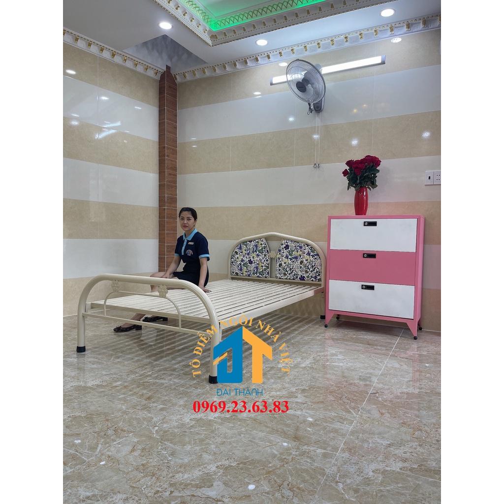 Giường sắt kích thước ngang 1M2 dài 2M – GS39 mẫu đơn giản, tiện dụng, dễ dàng tháo ráp di chuyển.