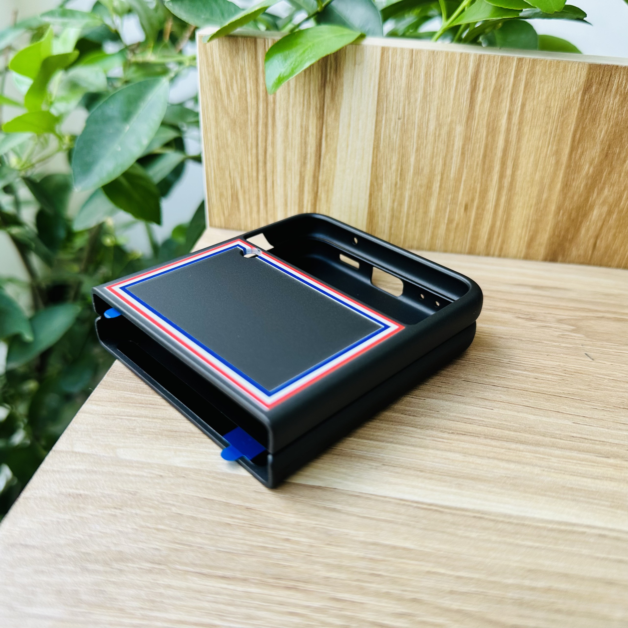 Ốp lưng dành cho Galaxy Z FLip 4 Likgus Premium- Hàng chính hãng