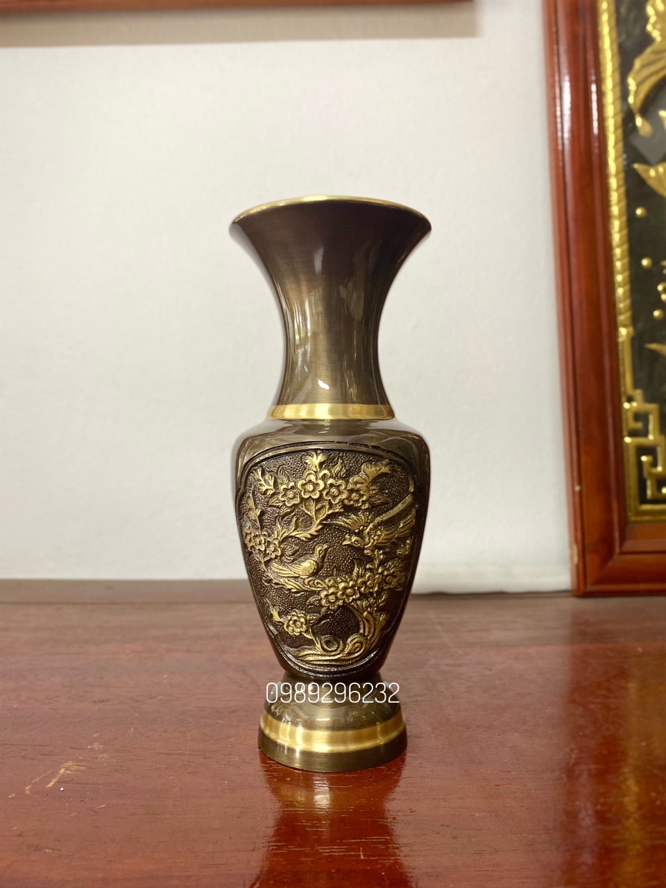 Lọ hoa Lục Bình Mai Đào bằng đồng hun cao 26 cm