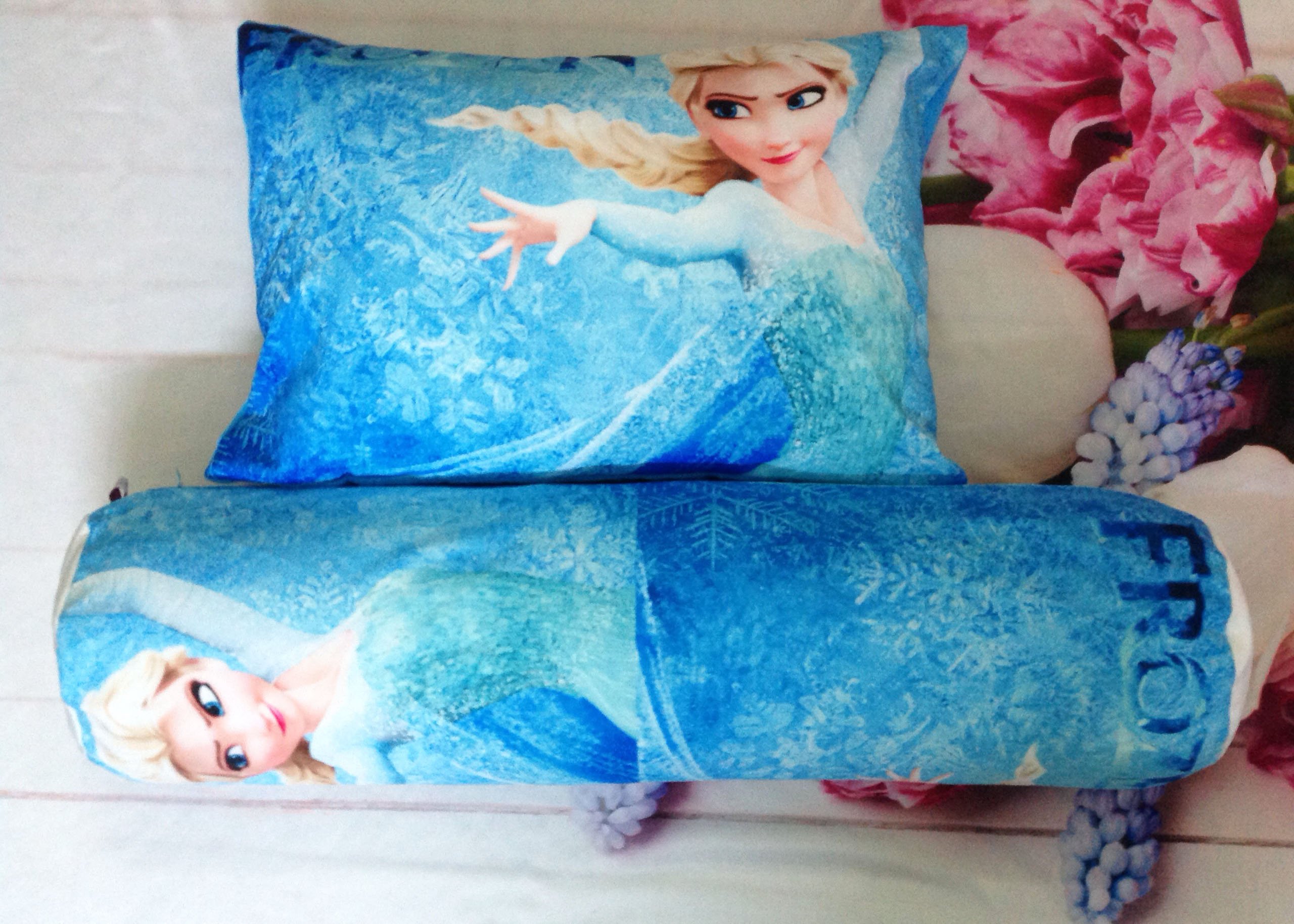 Set vỏ gối nằm và vỏ gối ôm mẫu Elsa xanh