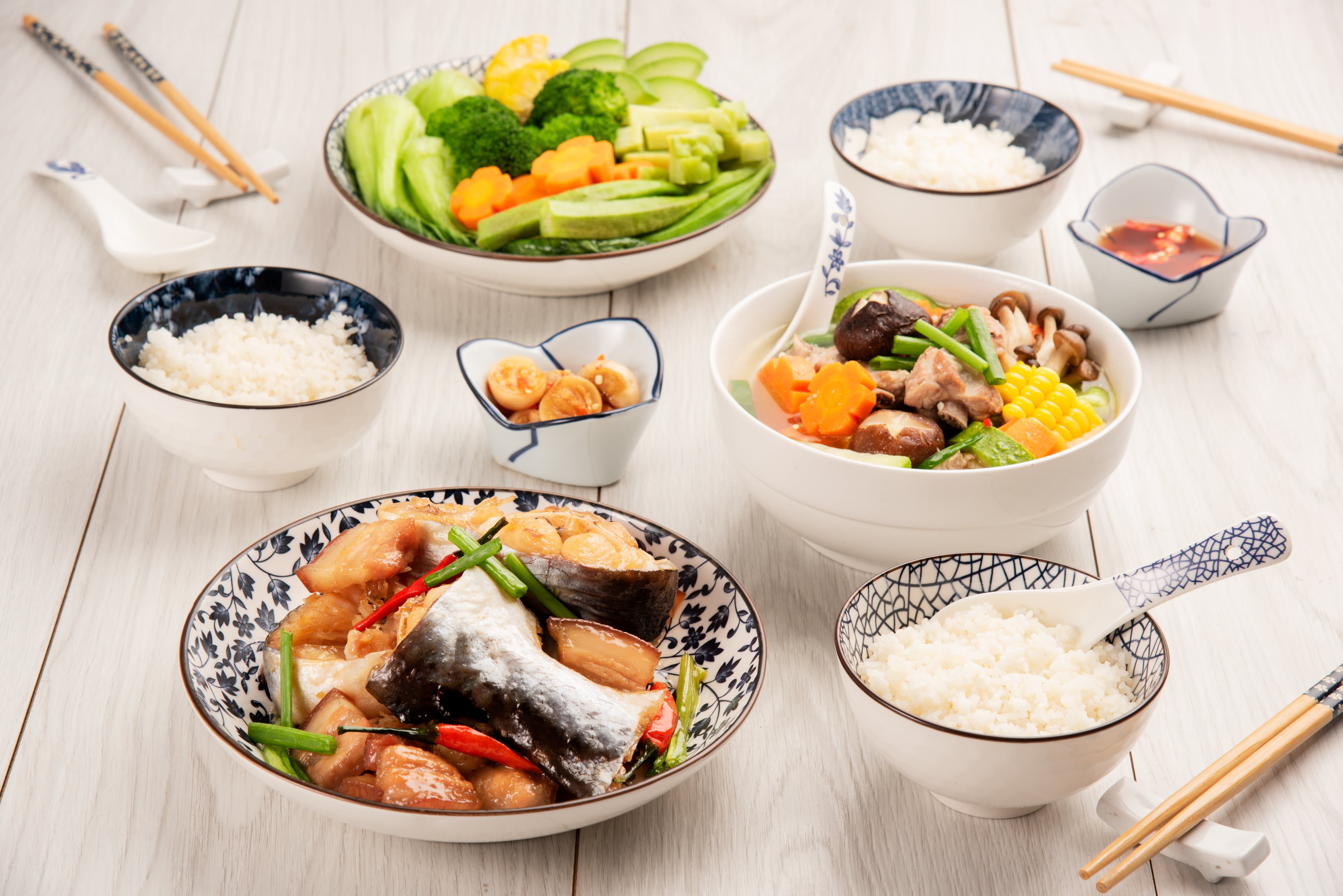 COMBO 2 bộ chén (bát) cơm, đĩa, đũa phong cách Nhật Bản (6 chén, 6 đũa, 4 muỗng và 2 đĩa)