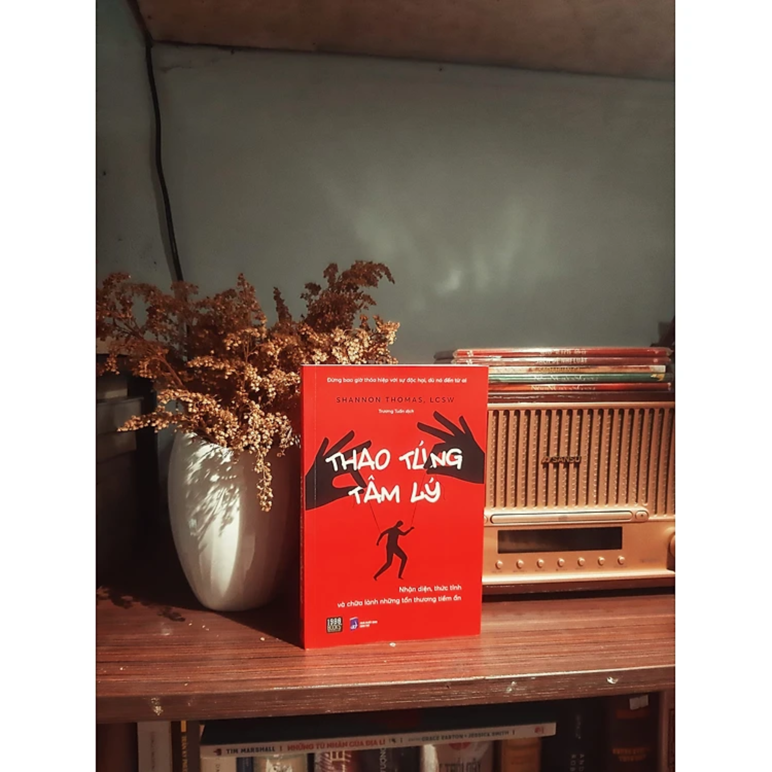 Combo 2 Cuốn Sách Tâm Lý Học: Thuật Thao Túng - Góc Tối Ẩn Sau Mỗi Câu Nói + Thao Túng Tâm Lý