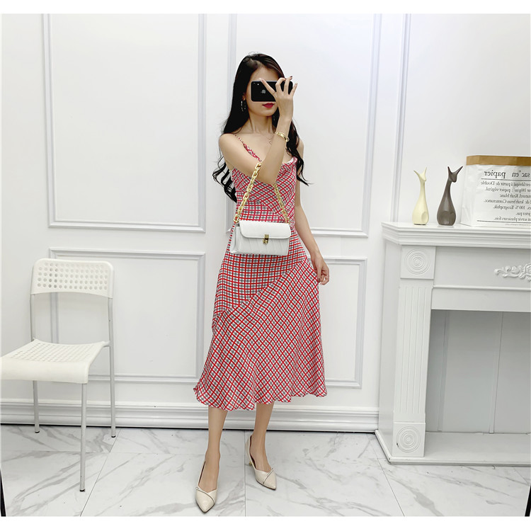 Đầm 2 dây họa tiết caro quyến rũ - A18F