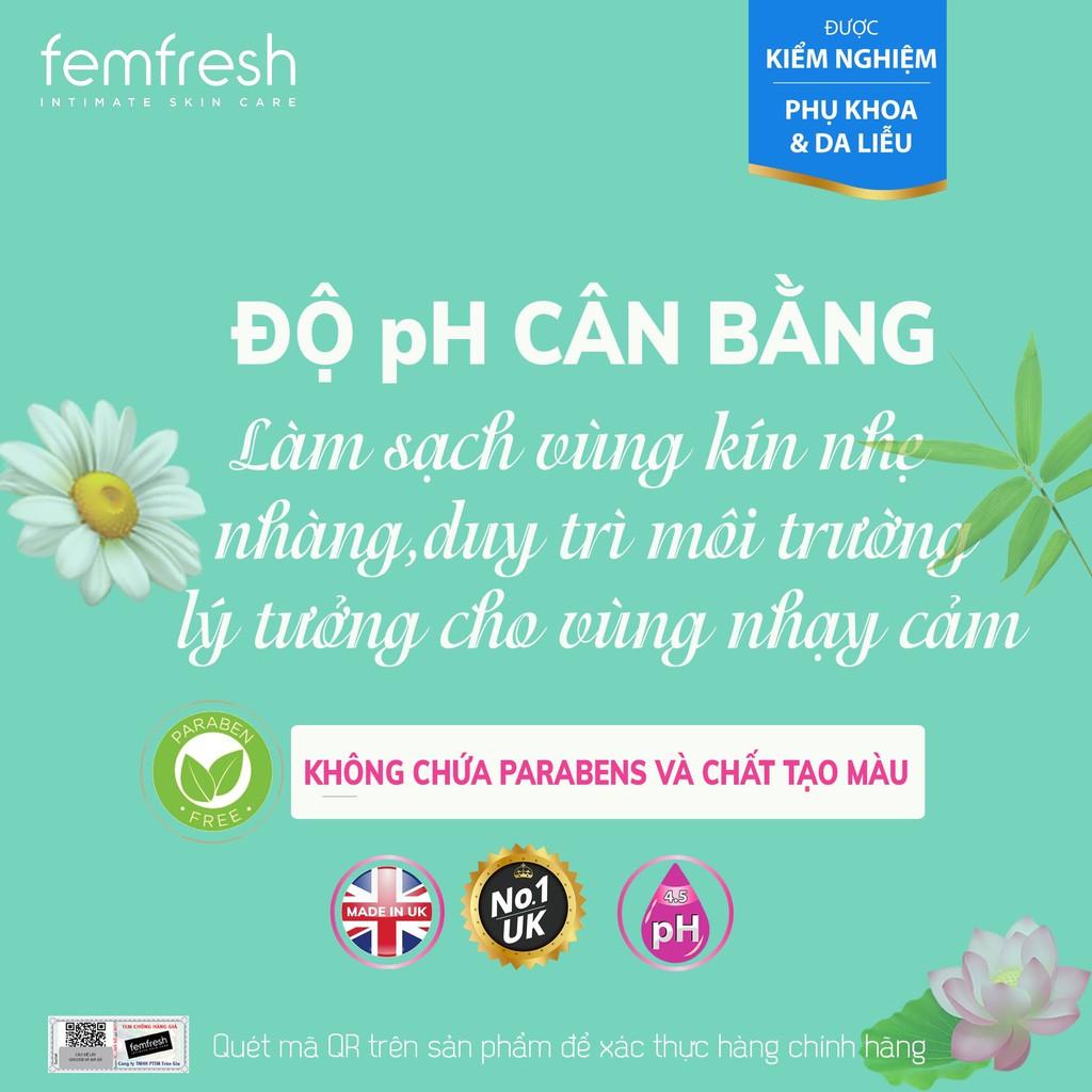 Dung dịch vệ sinh cao cấp cho da nhạy cảm Femfresh Pure &amp; Fresh Wash 250ml - Xanh Lá