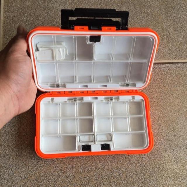 Hộp đựng mồi câu cá