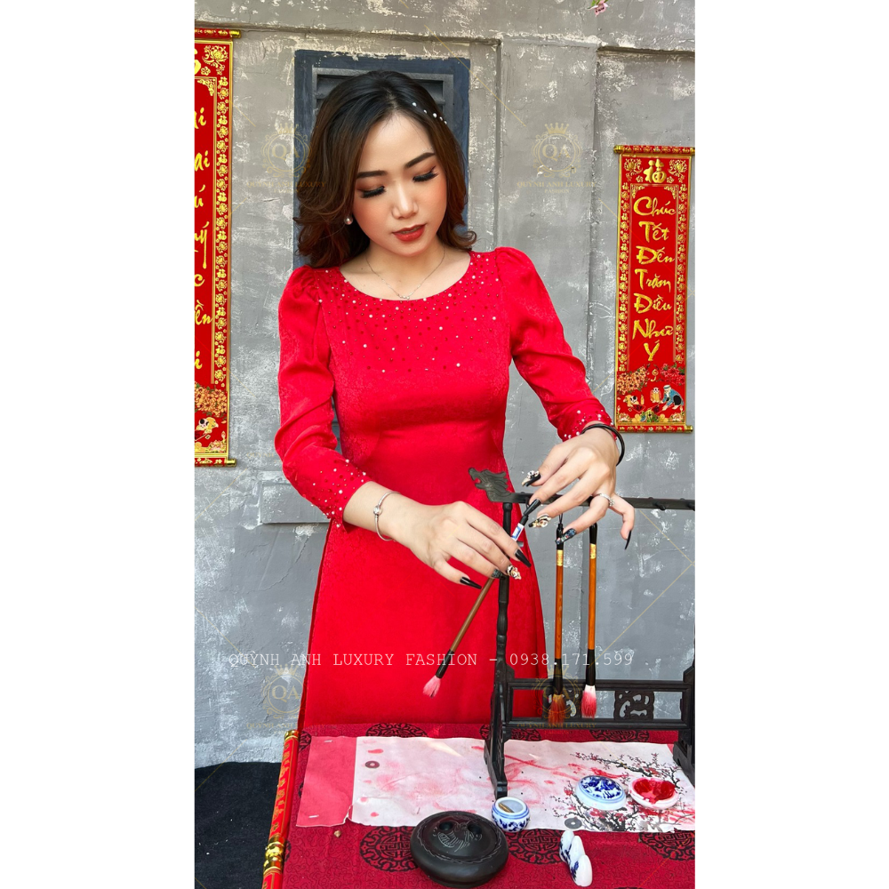 Áo Dài Đỏ Truyền Thống Gấm Hoàng Gia Cổ Tròn Tay Lỡ Cao Cấp Kora Dress