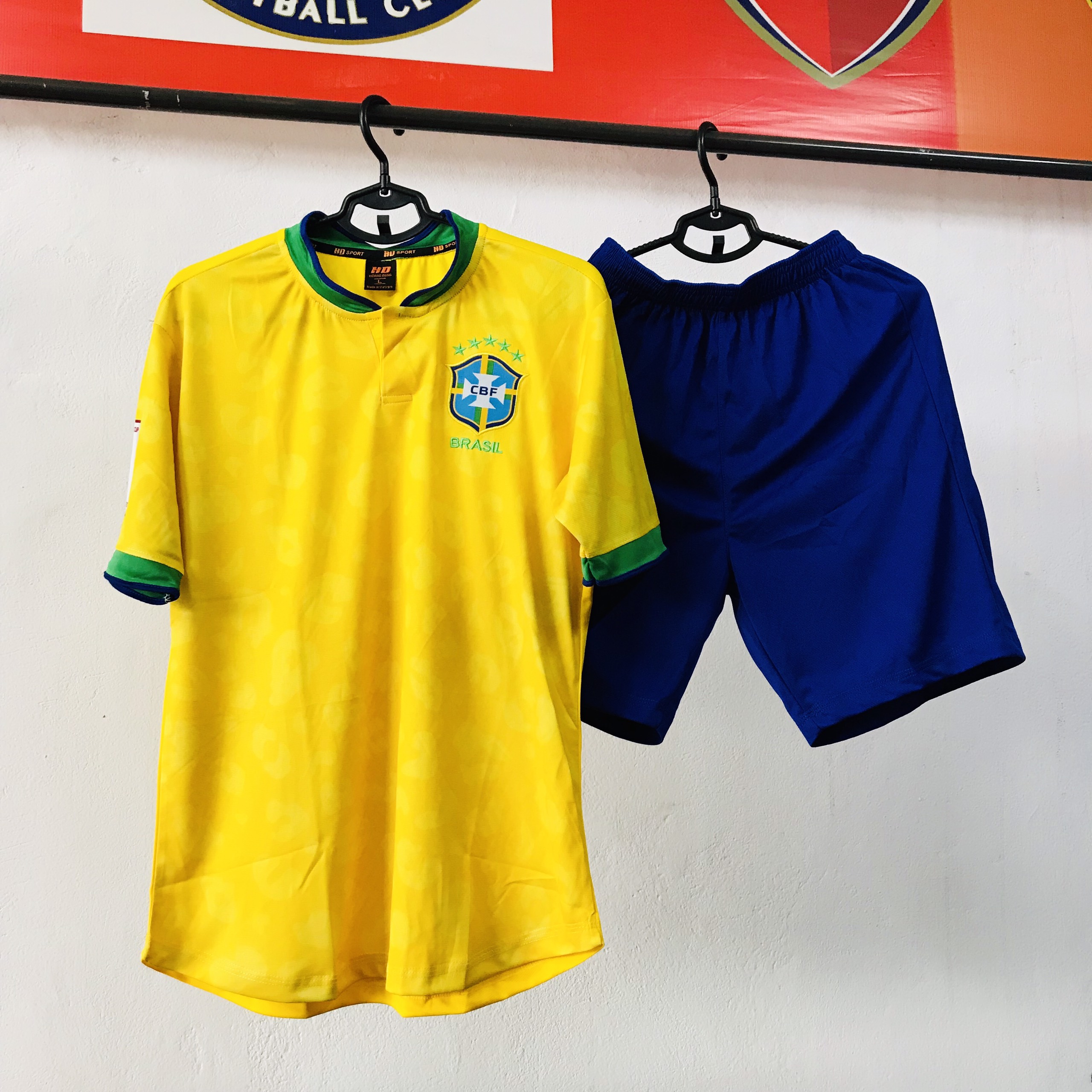 Siêu phẩm bộ quần áo đá bóng đá banh sân cỏ nhân tạo Đội Tuyển Quốc gia Brasil