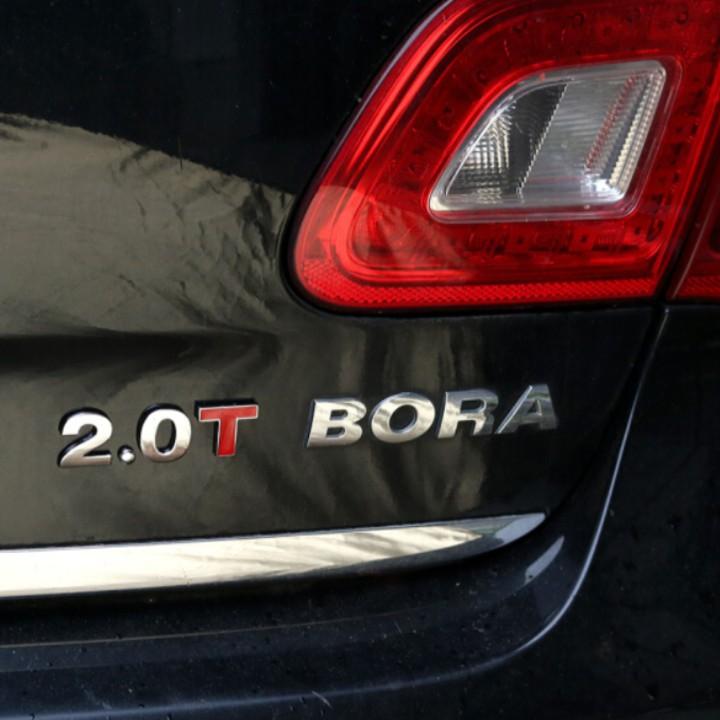 Decal tem Inox chữ 1.8T, 2.0T và 3.0Tdán đuôi xe ô tô