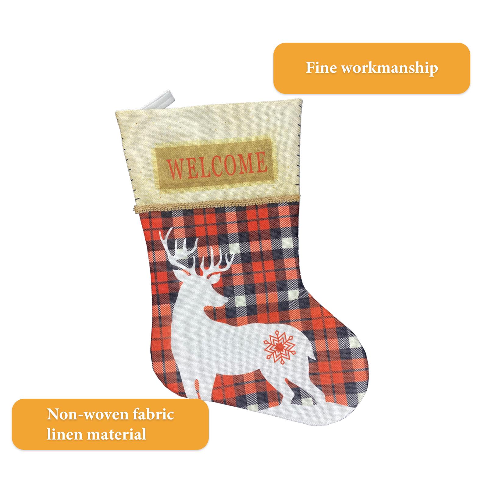 2 cái túi đựng kẹo hình chiếc tất trang trí giáng sinh