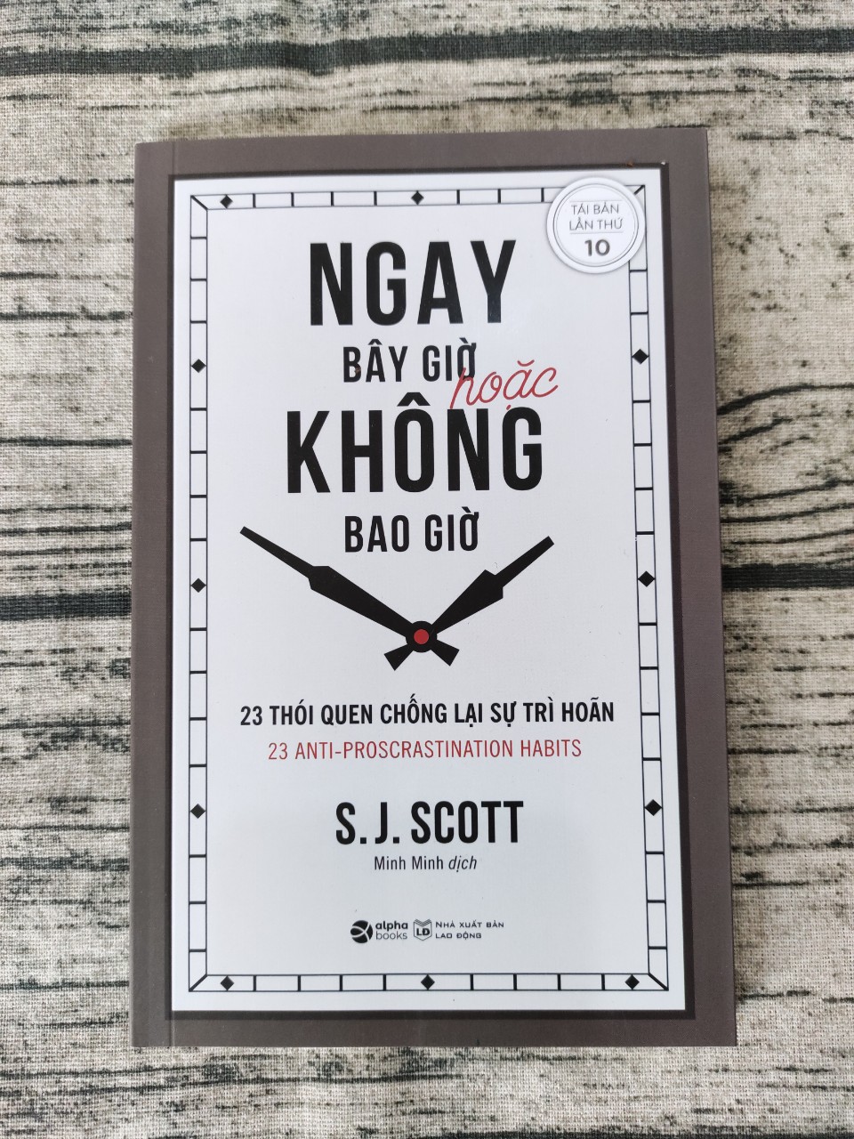 Ngay Bây Giờ Hoặc Không Bao Giờ - Bản Quyền