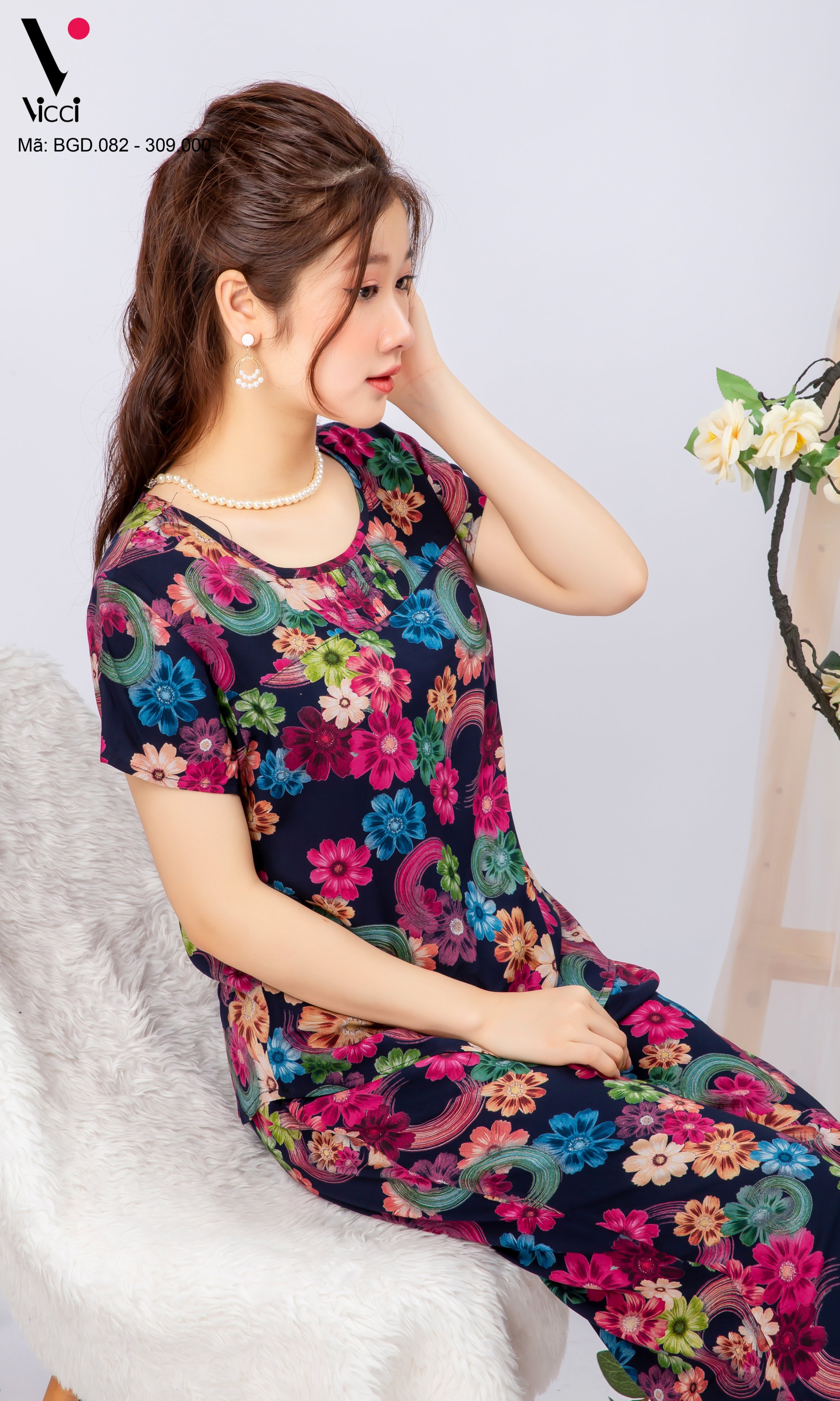 Bộ đồ nữ mặc nhà trung niên cho các bà, các mẹ - Bộ đồ ngủ Tole - Bộ mặc nhà trung niên vải lanh Vicci BGS.082, áo cộc tay phối quần ống sớ in hoạ tiết