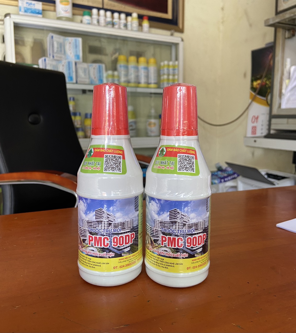 Combo bộ 2 hộp nhử mối và 1 lọ thuốc diệt mối tận gốc PMC 90DP dùng trong diệt mối tận gốc